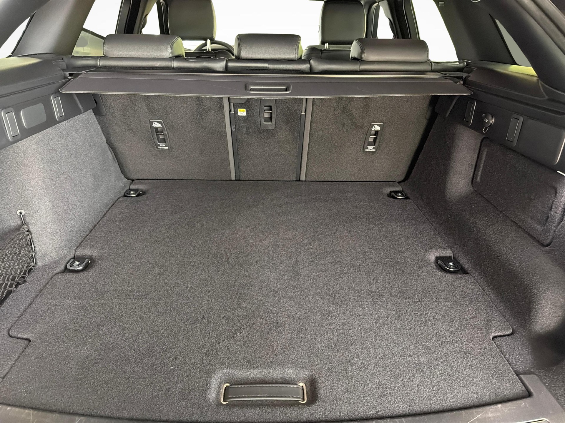 LAND ROVER Range Rover Velar 2.0 P400e Dynamic SE mit Panorama Glasschiebedach-image-11