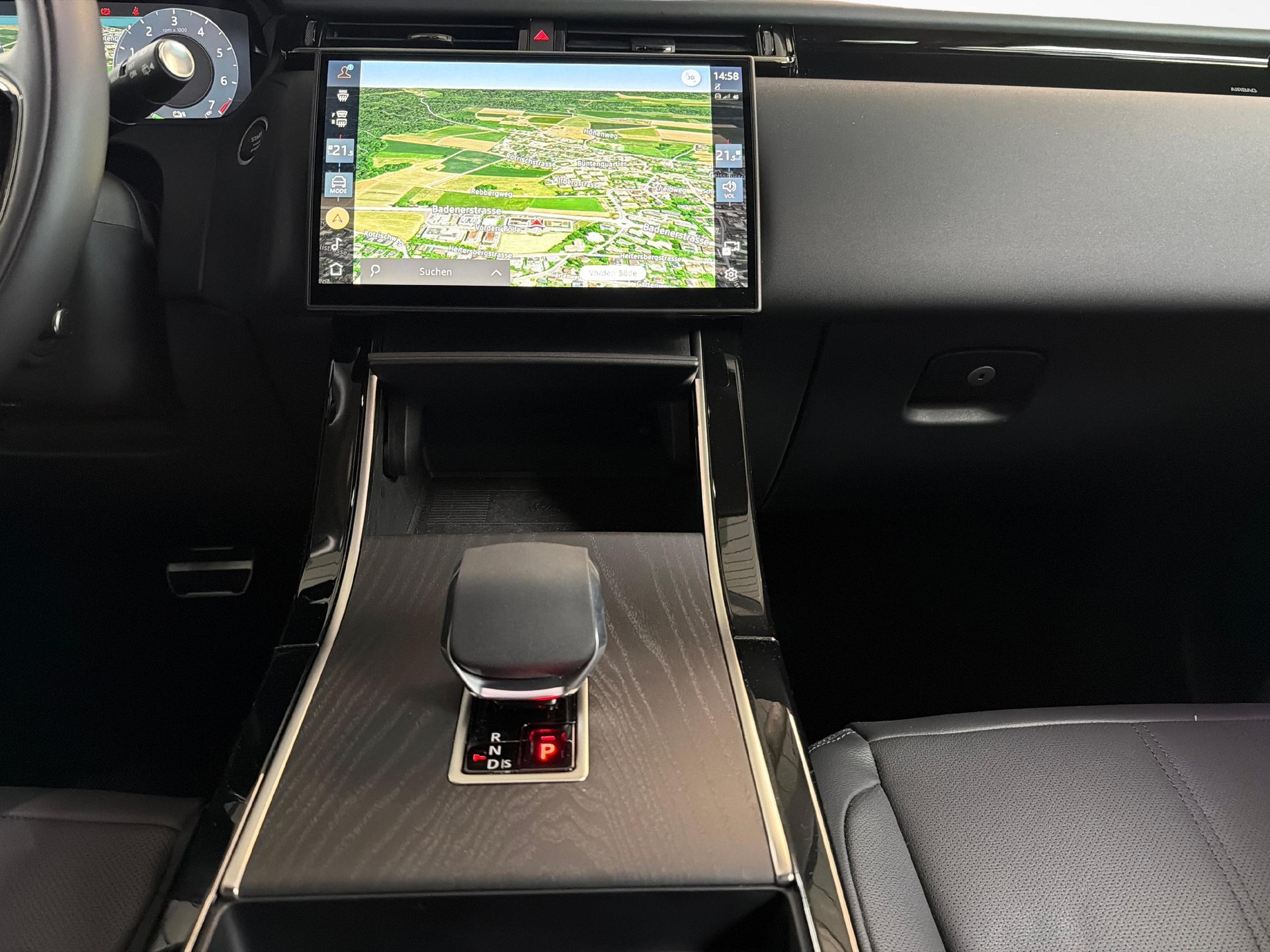 LAND ROVER Range Rover Velar 2.0 P400e Dynamic SE mit Panorama Glasschiebedach-image-14
