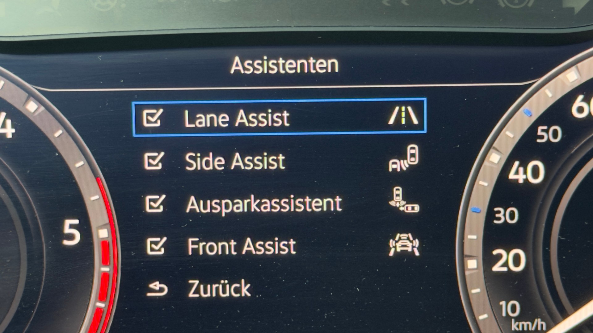 VW Tiguan 2.0 TDI SCR Highline DSG-image-9