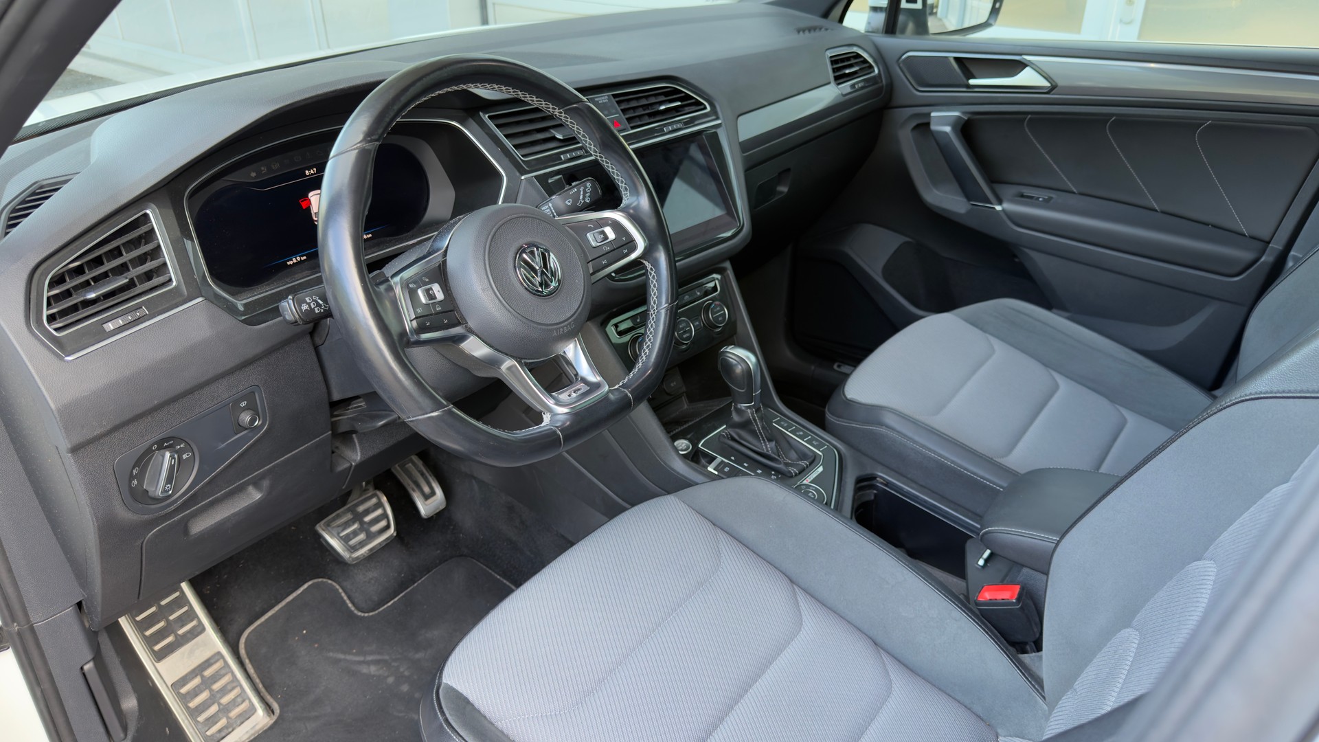 VW Tiguan 2.0 TDI SCR Highline DSG-image-11
