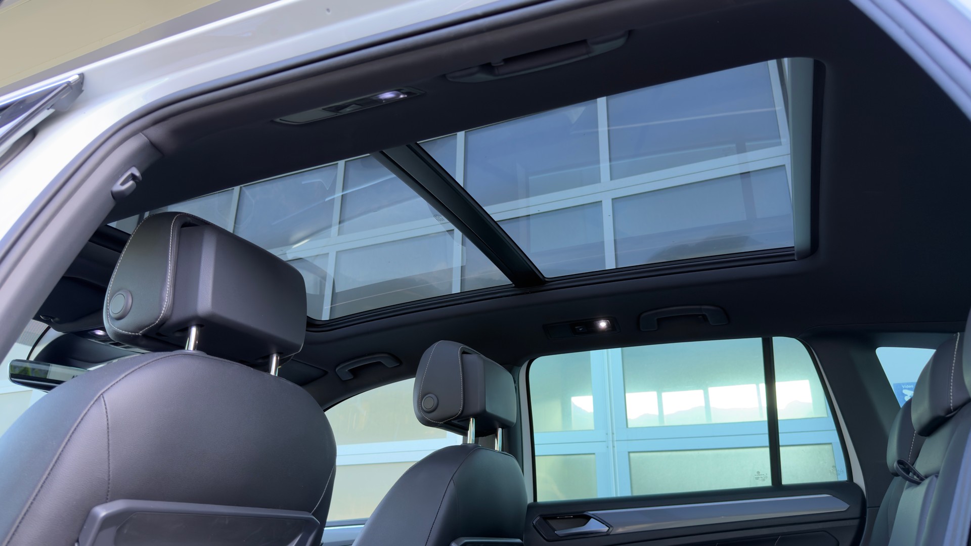 VW Tiguan 2.0 TDI SCR Highline DSG-image-14