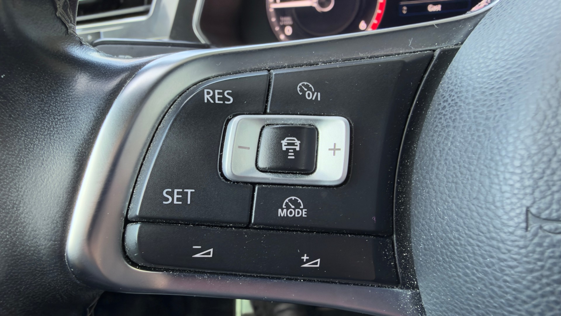 VW Tiguan 2.0 TDI SCR Highline DSG-image-7