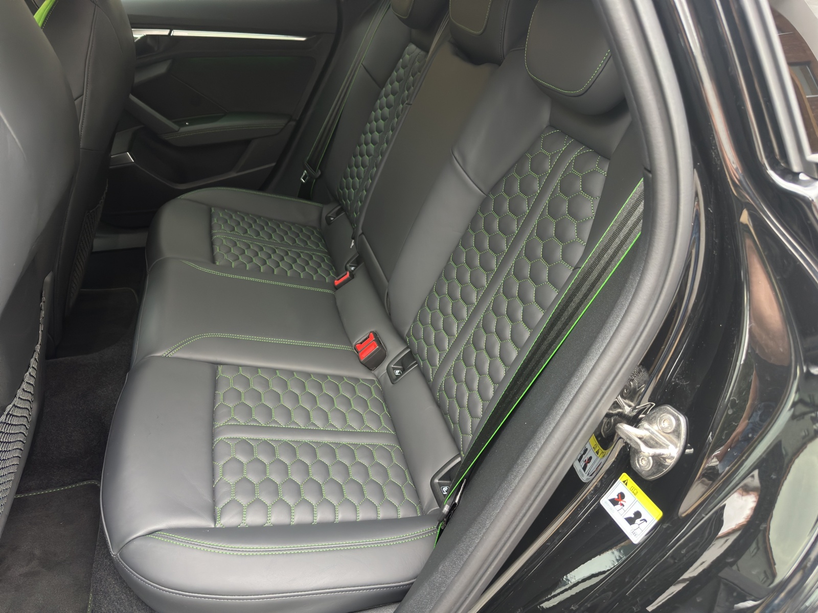 AUDI RS3 Sportback 2.5 TSI quattro S-tronic-image-4