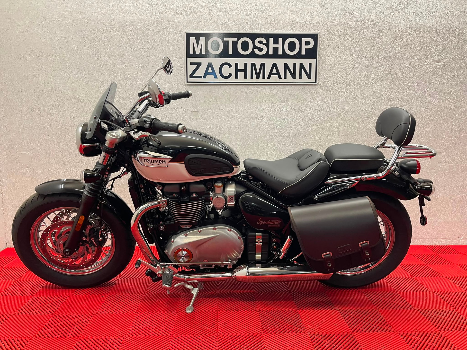 TRIUMPH Bonneville 1200 Speedmaster-showroom-element-3