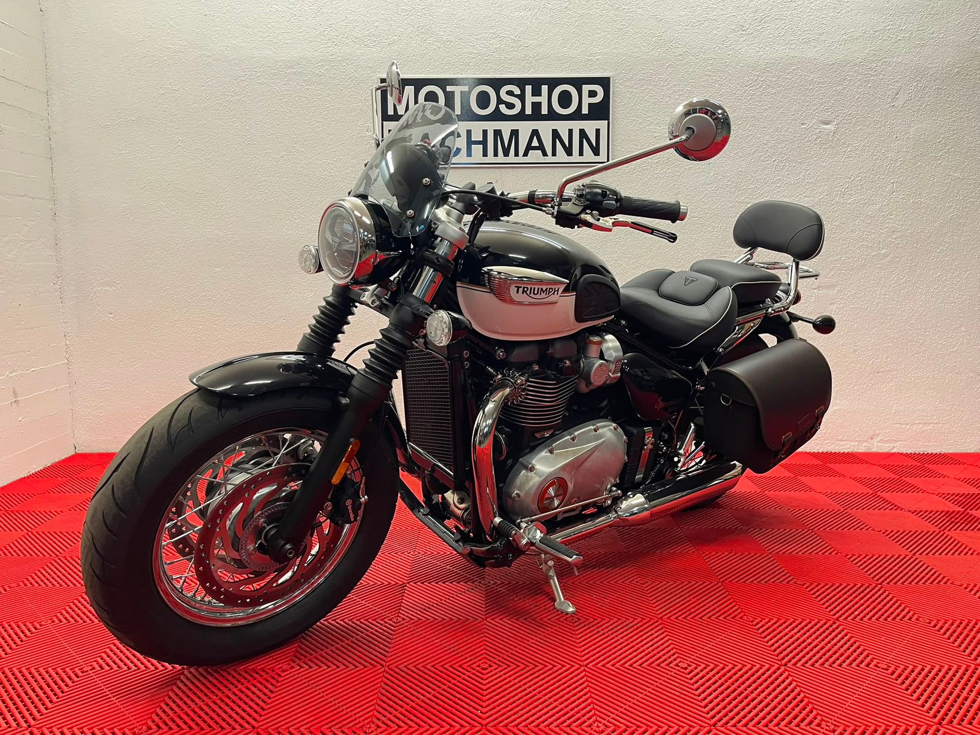 TRIUMPH Bonneville 1200 Speedmaster-showroom-element-2