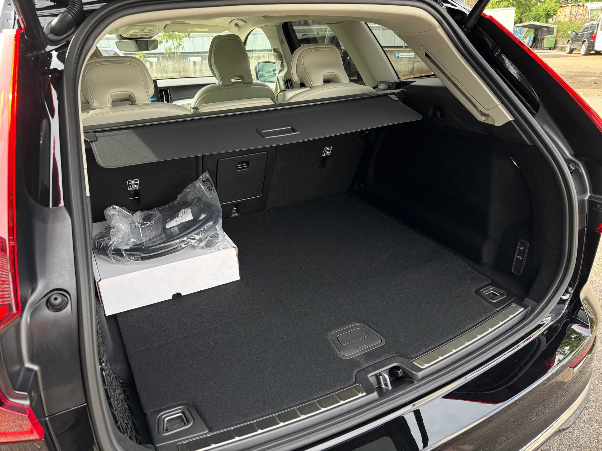 VOLVO XC60 2.0 T8 TE Ultra Bright eAWD-image-9