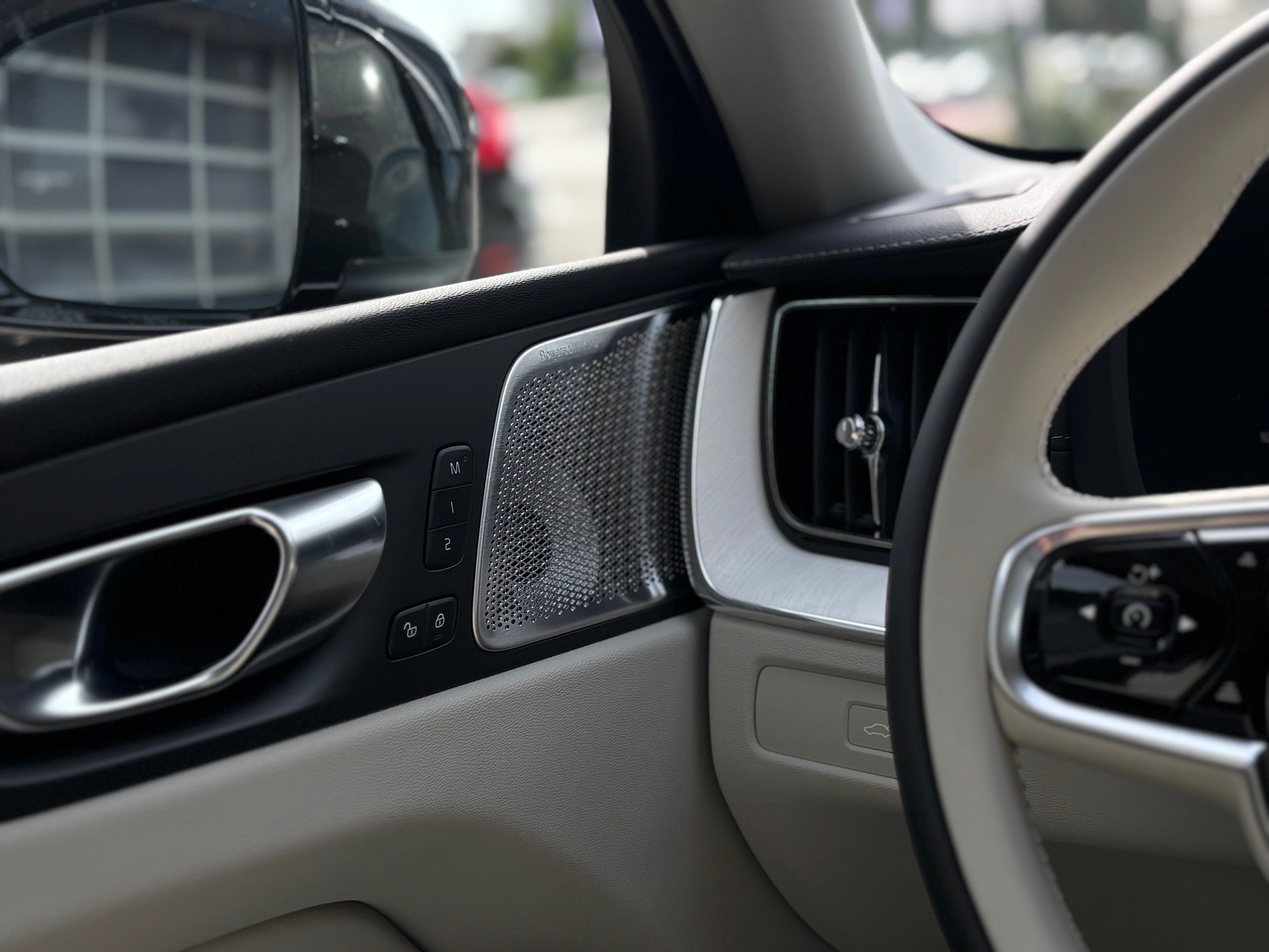 VOLVO XC60 2.0 T8 TE Ultra Bright eAWD-image-16