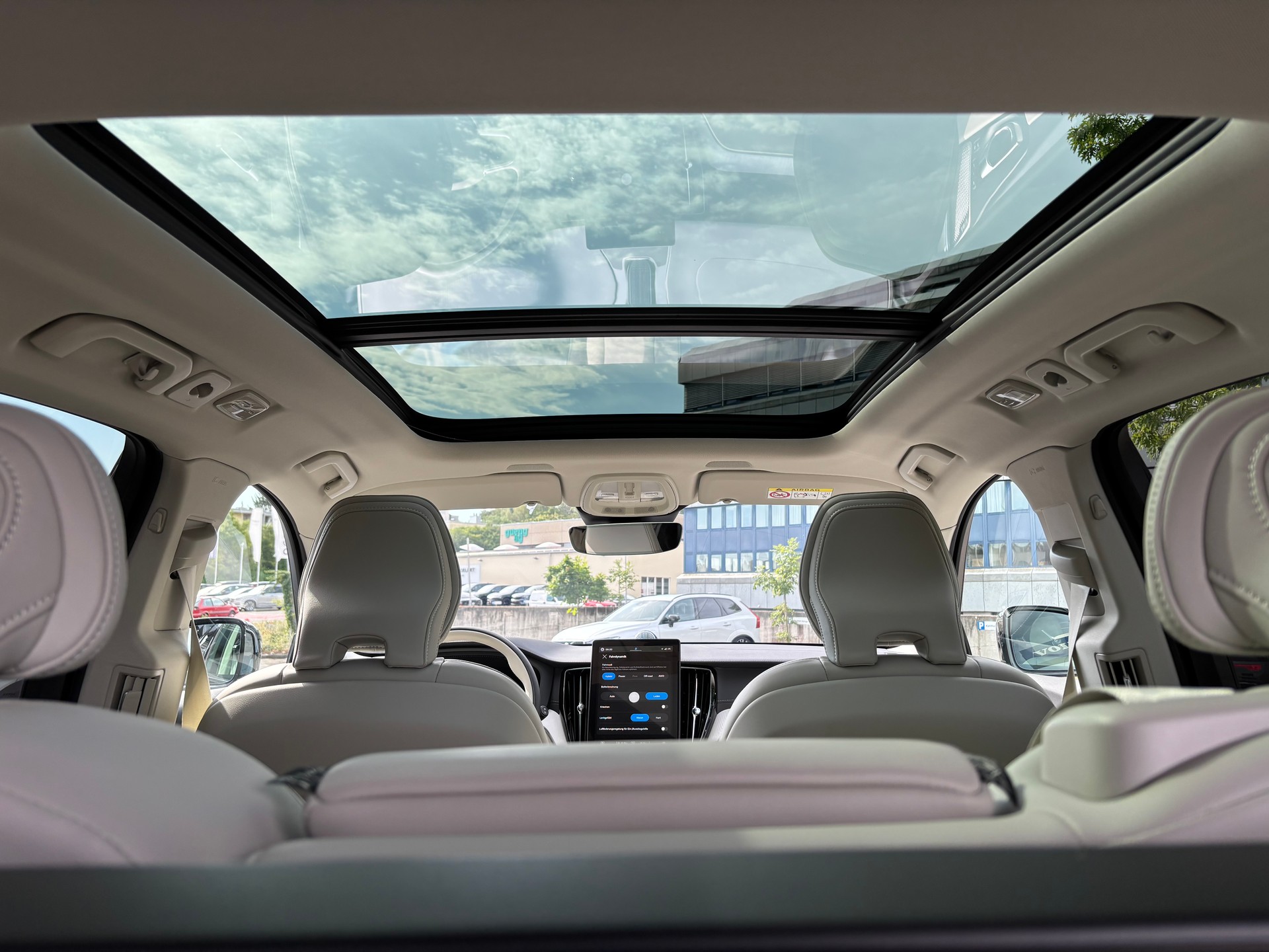 VOLVO XC60 2.0 T8 TE Ultra Bright eAWD-image-10