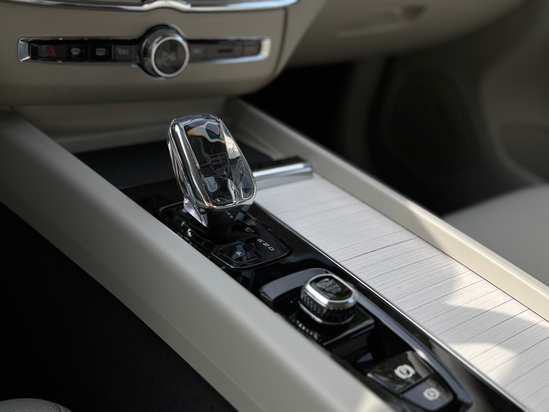 VOLVO XC60 2.0 T8 TE Ultra Bright eAWD-image-15