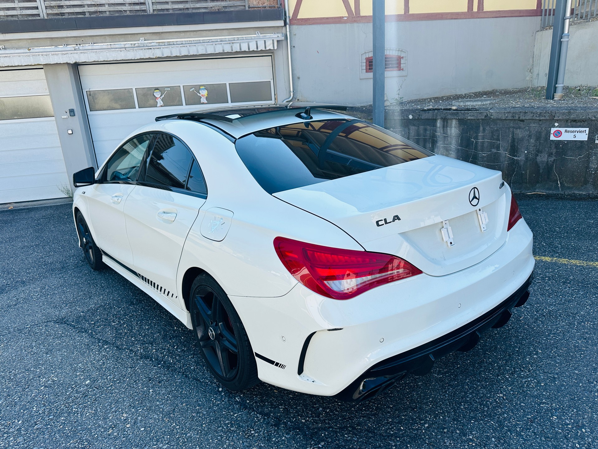 MERCEDES-BENZ CLA 200 AMG Line 7G-DCT-image-9