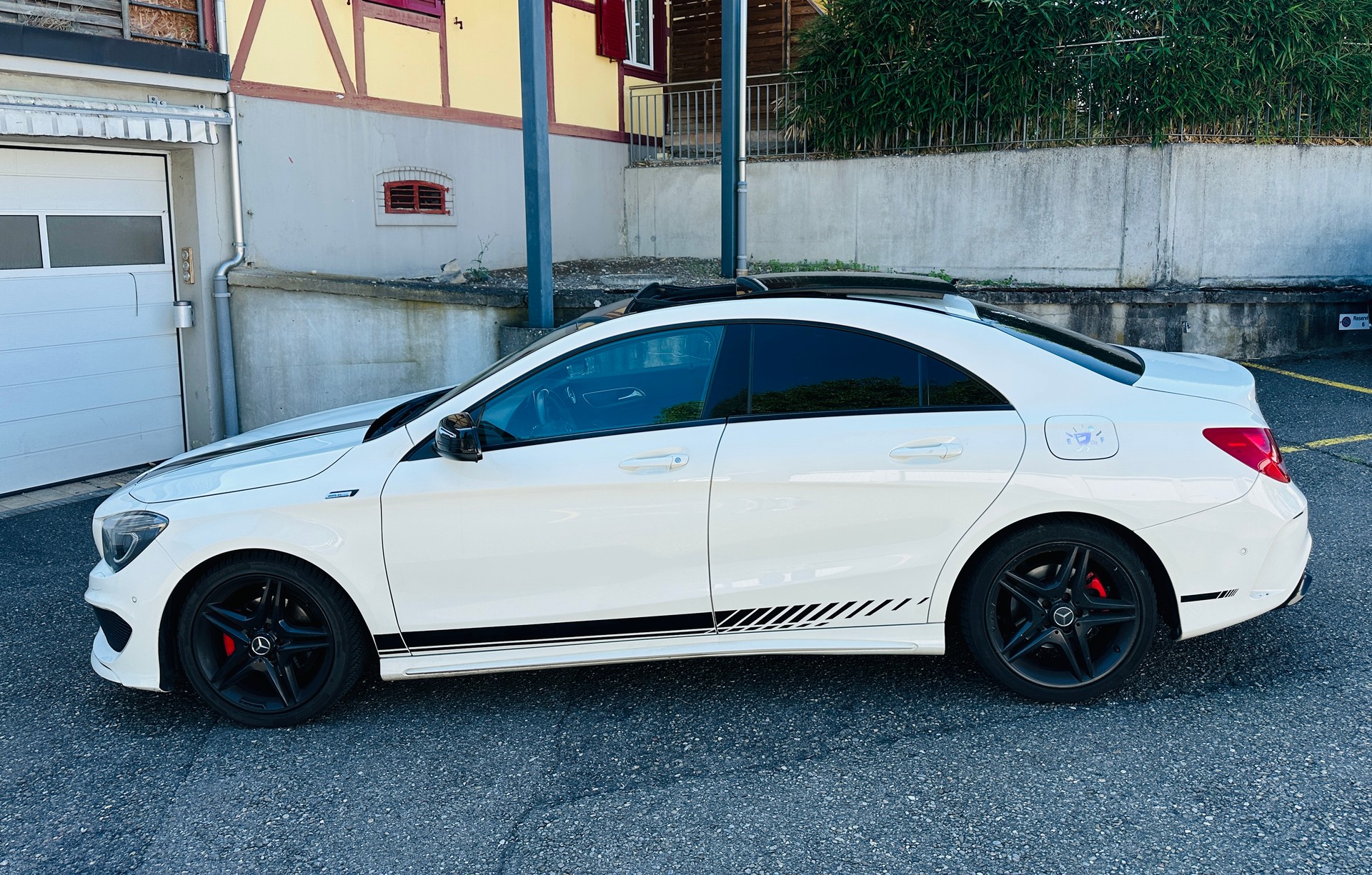 MERCEDES-BENZ CLA 200 AMG Line 7G-DCT-image-6