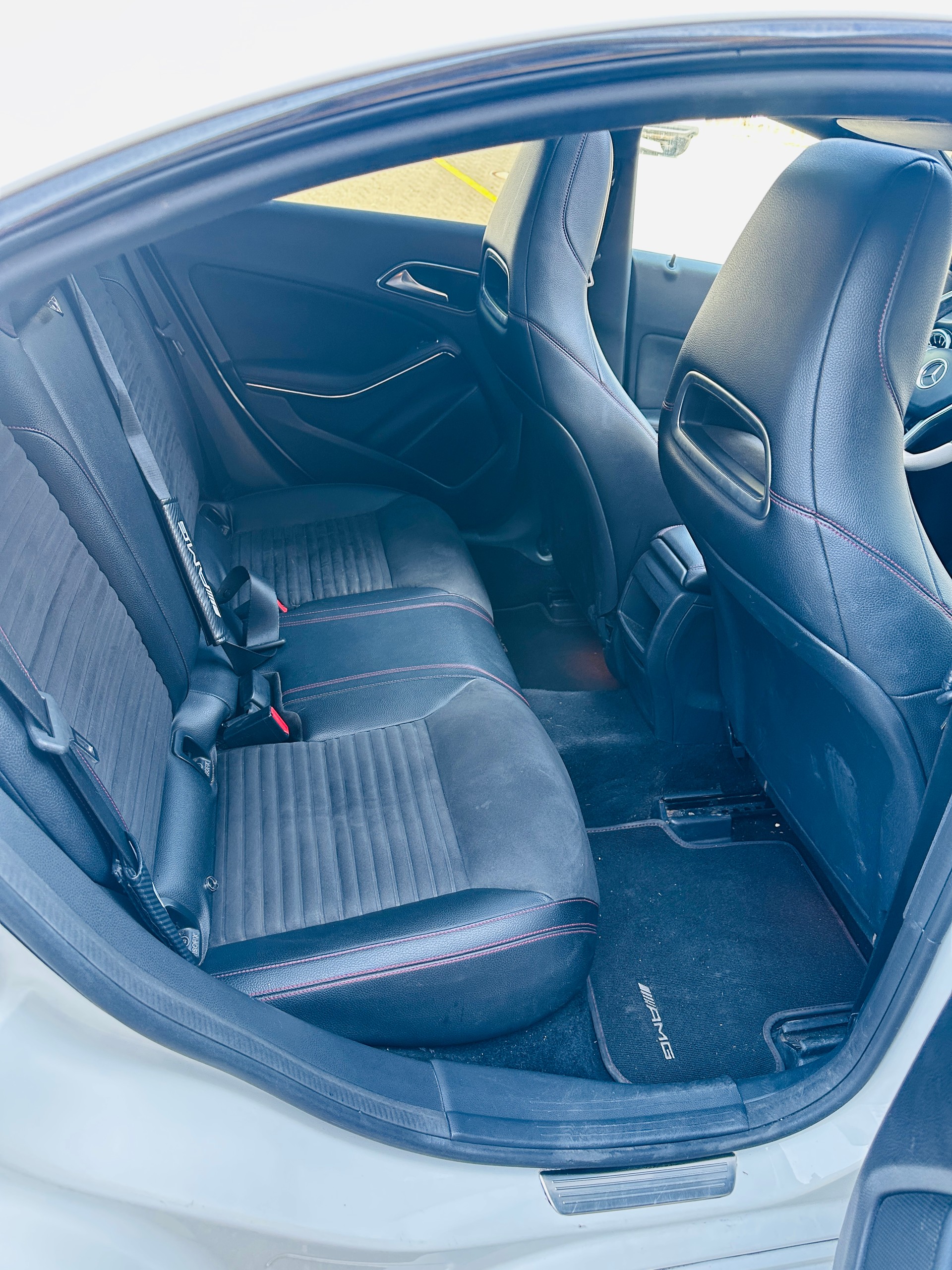 MERCEDES-BENZ CLA 200 AMG Line 7G-DCT-image-15