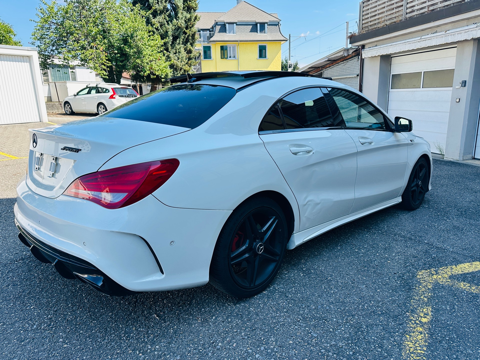 MERCEDES-BENZ CLA 200 AMG Line 7G-DCT-image-8