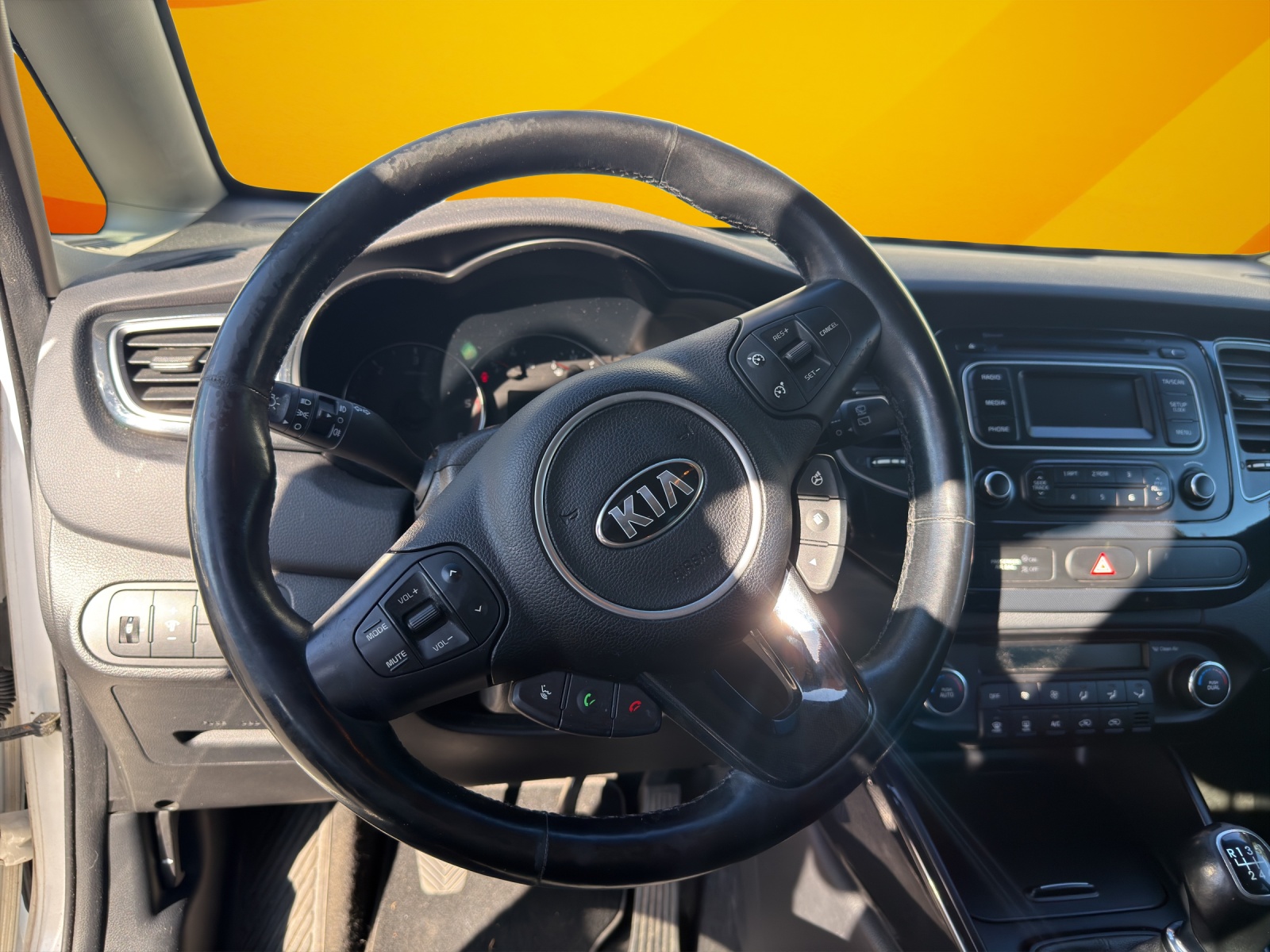 KIA Carens 1.7 CRDi Trend-image-9