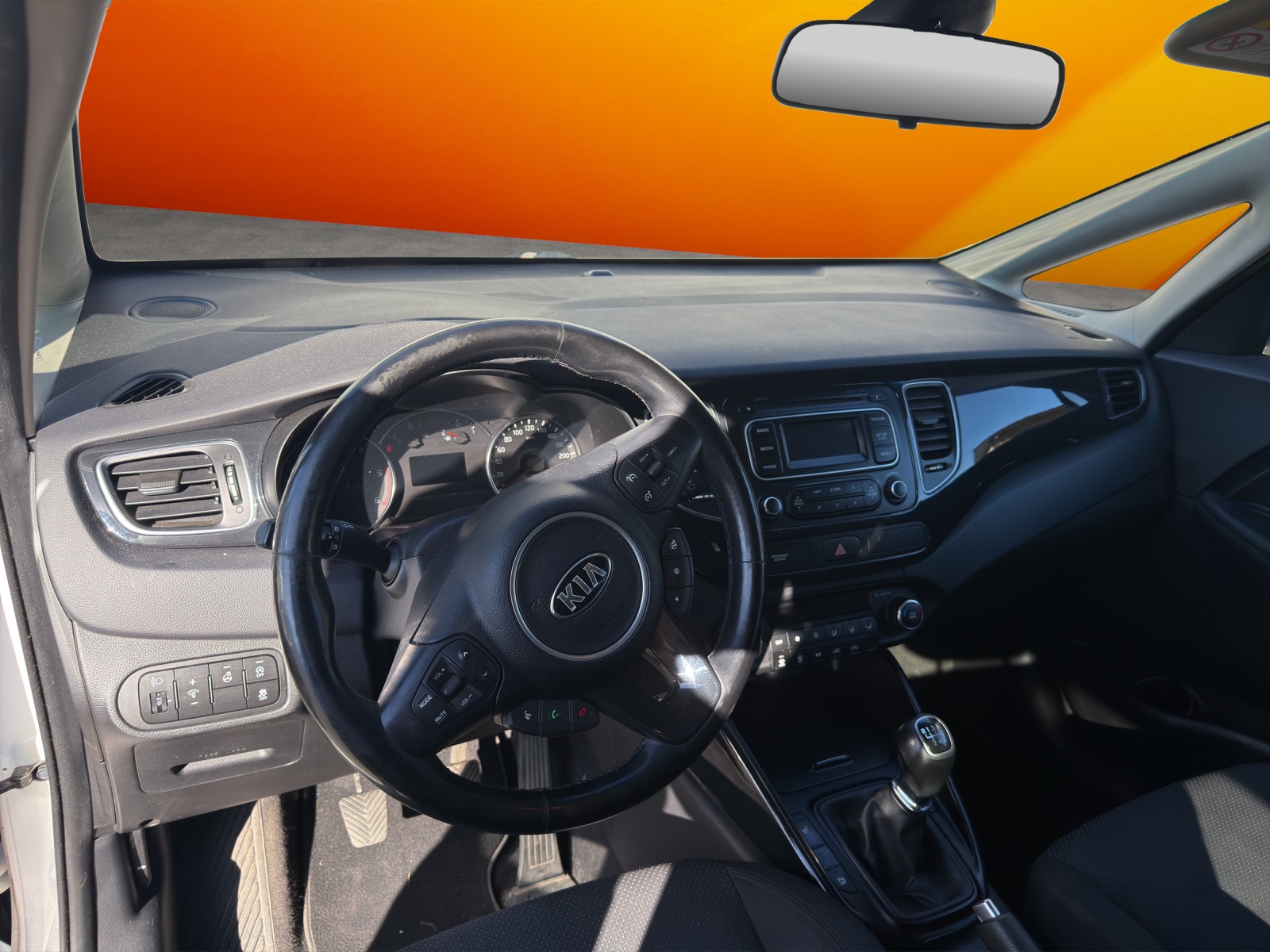 KIA Carens 1.7 CRDi Trend-image-8