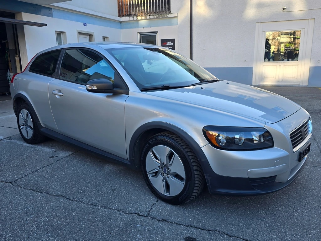VOLVO C30 1.6D Kinetic-image-2