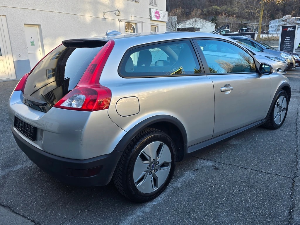 VOLVO C30 1.6D Kinetic-image-3