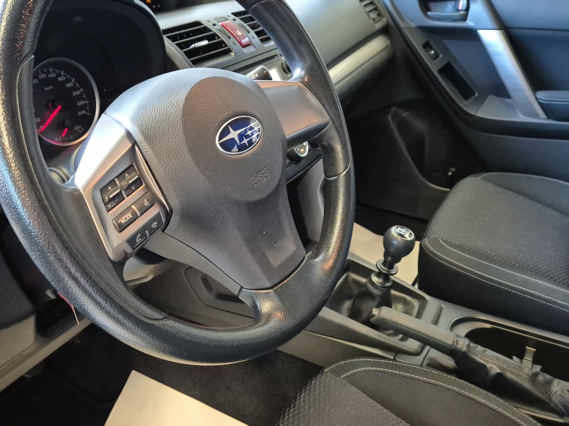 SUBARU Forester 2.0i Advantage AWD-image-23