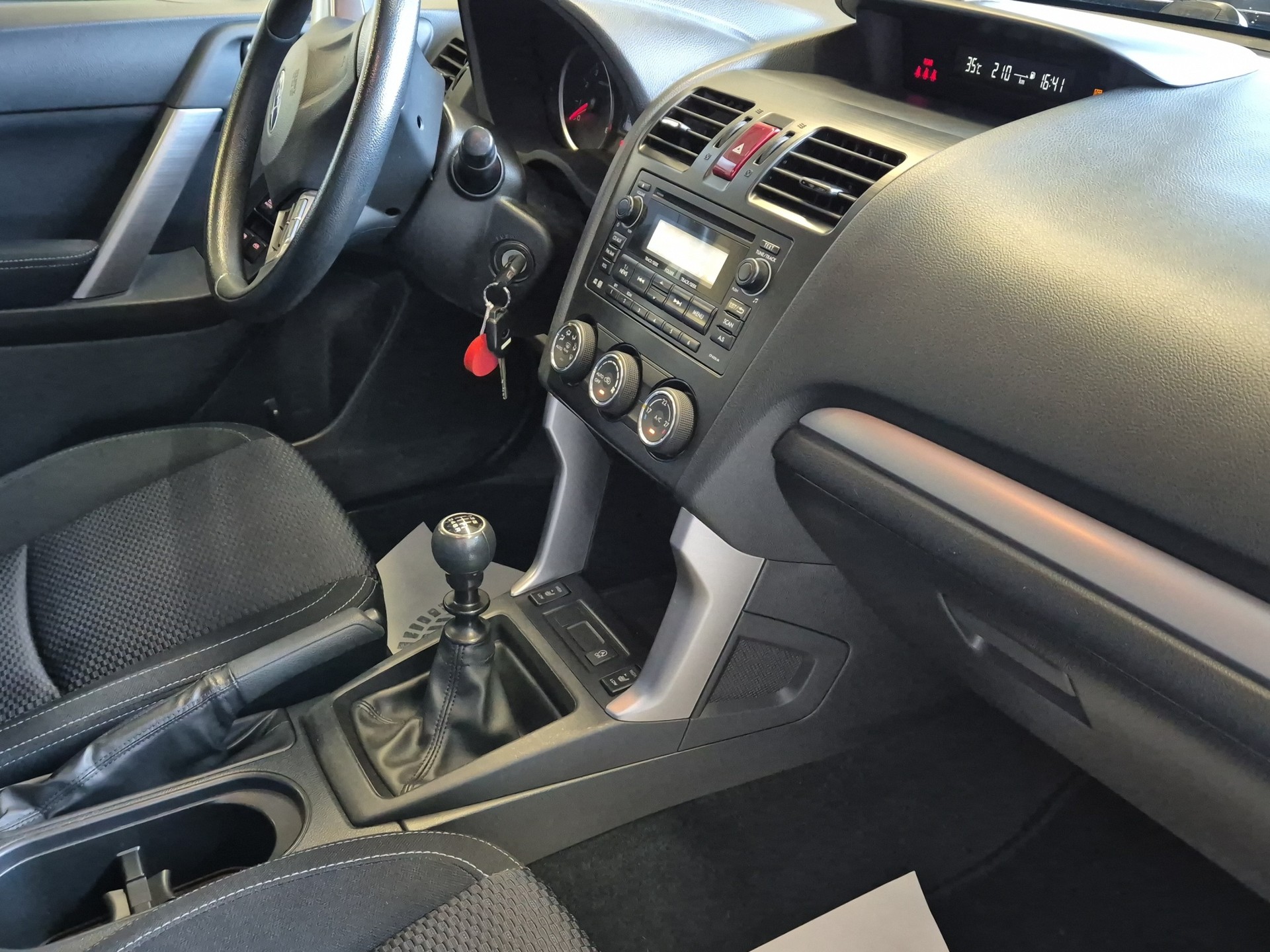 SUBARU Forester 2.0i Advantage AWD-image-24
