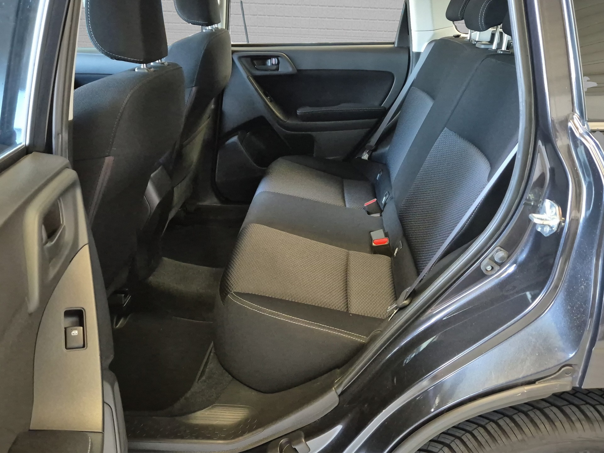 SUBARU Forester 2.0i Advantage AWD-image-26