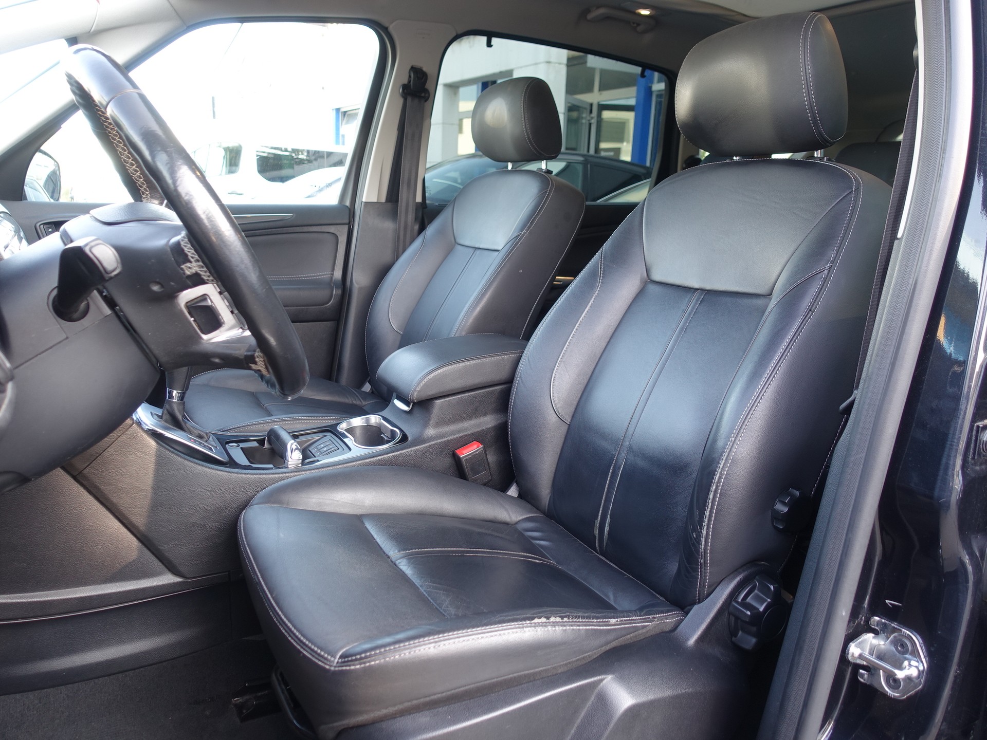 FORD S-Max 2.0 SCTi TitaniumS PowerShift-image-9