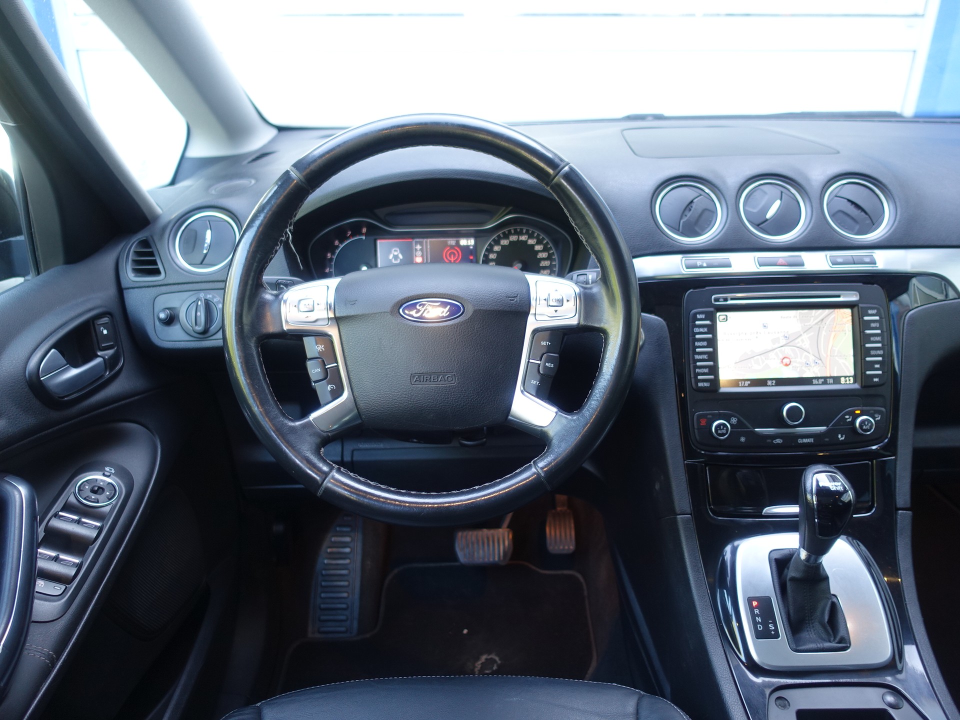 FORD S-Max 2.0 SCTi TitaniumS PowerShift-image-12