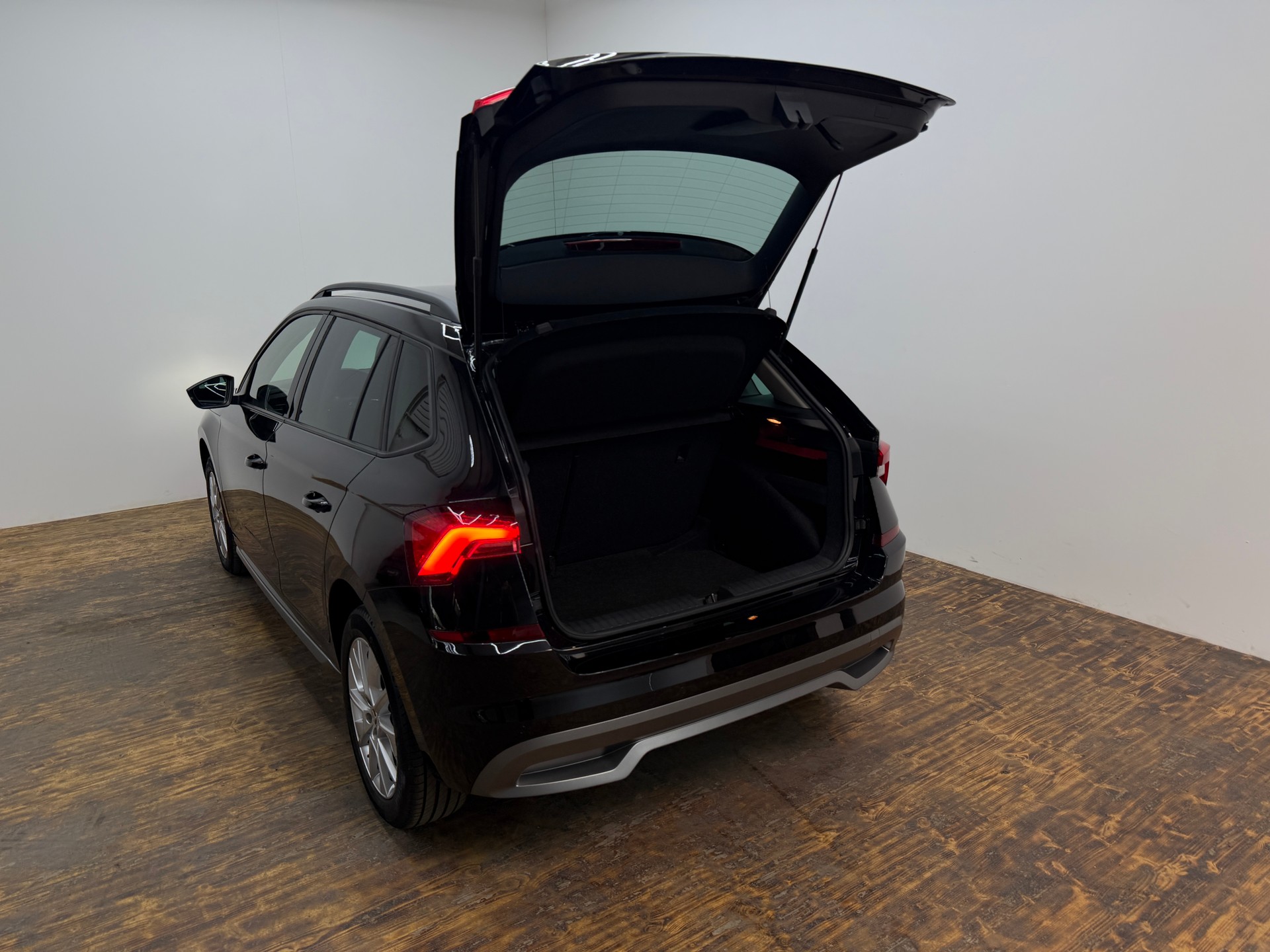 SKODA Kamiq 1.0 TSI Style DSG-image-13