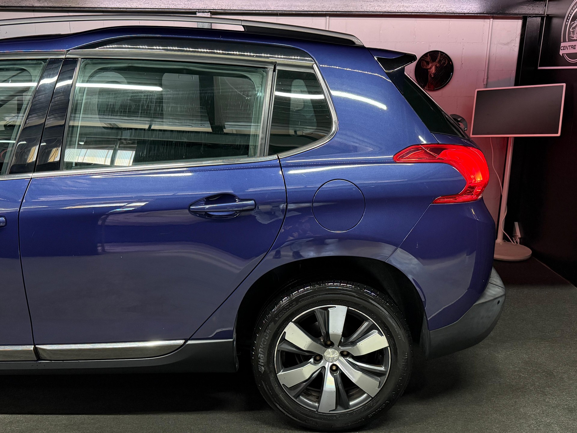 PEUGEOT 2008 1.2 PureTech Féline-image-6