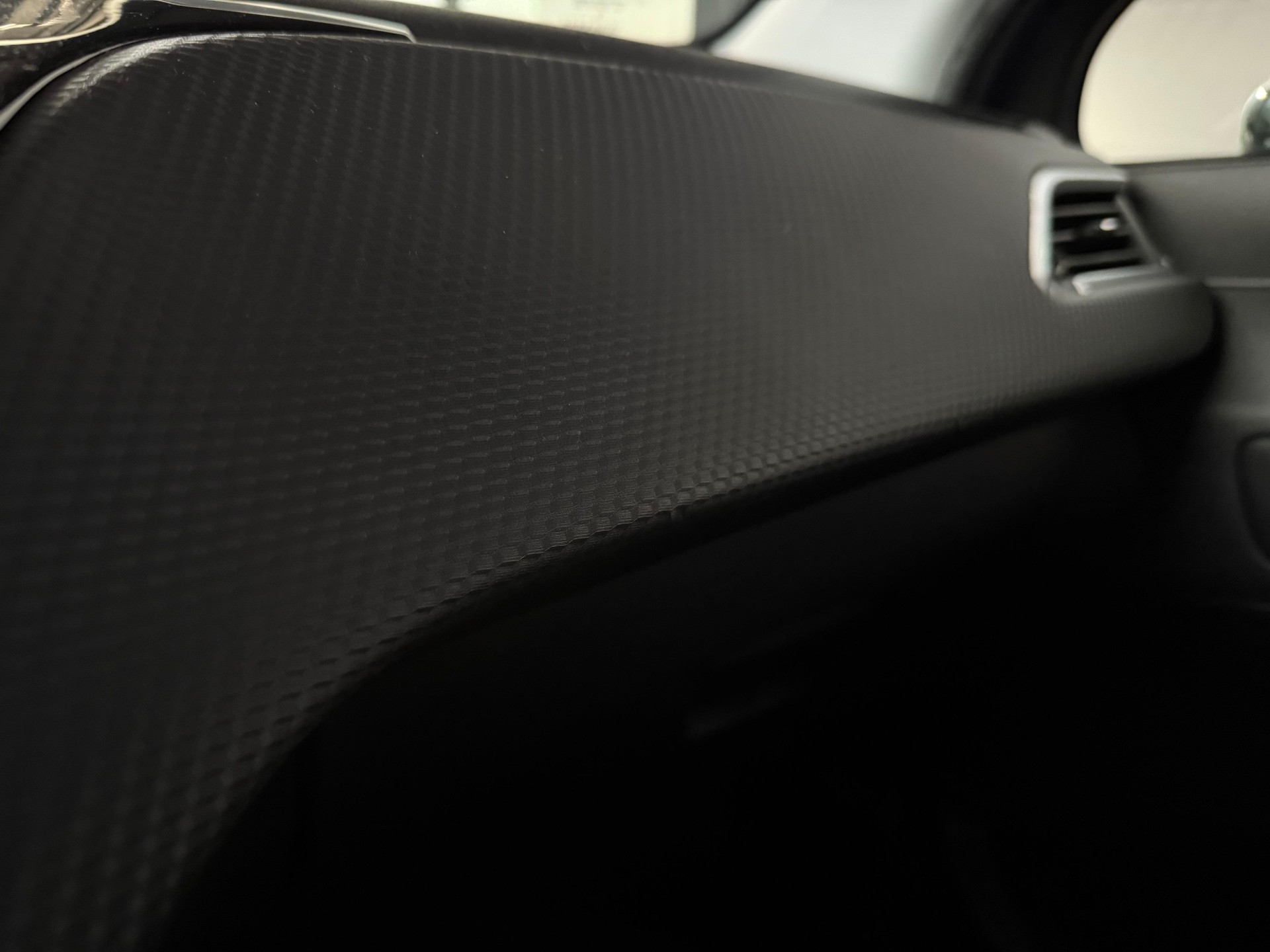 PEUGEOT 2008 1.2 PureTech Féline-image-16