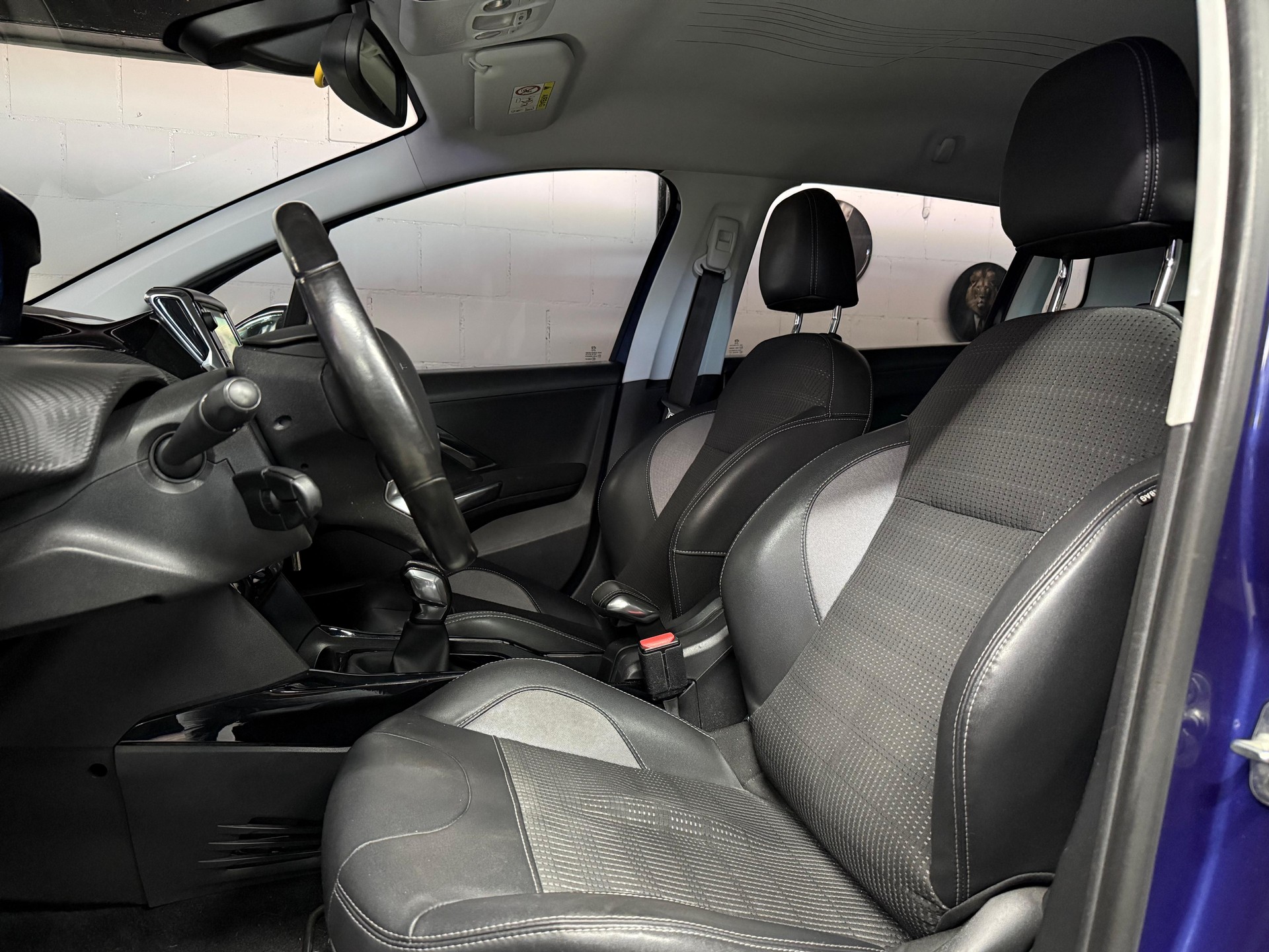 PEUGEOT 2008 1.2 PureTech Féline-image-9