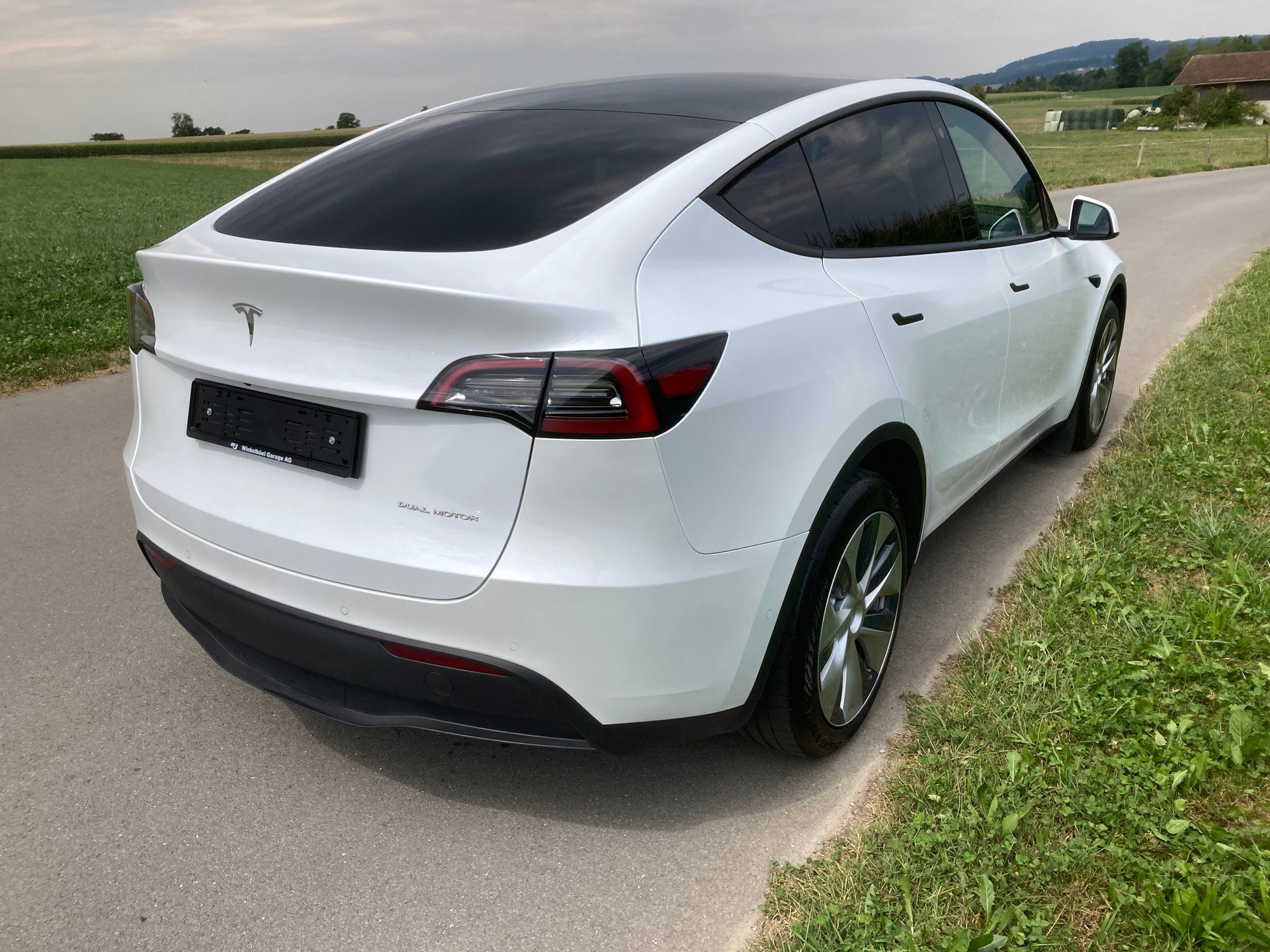 TESLA Model Y Long Range-image-2