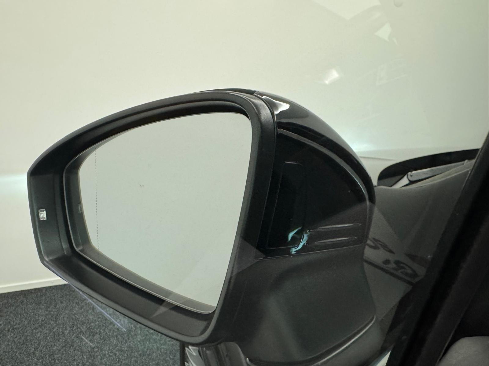 VW Tiguan 2.0 TDI SCR R-Line Highline DSG-image-18