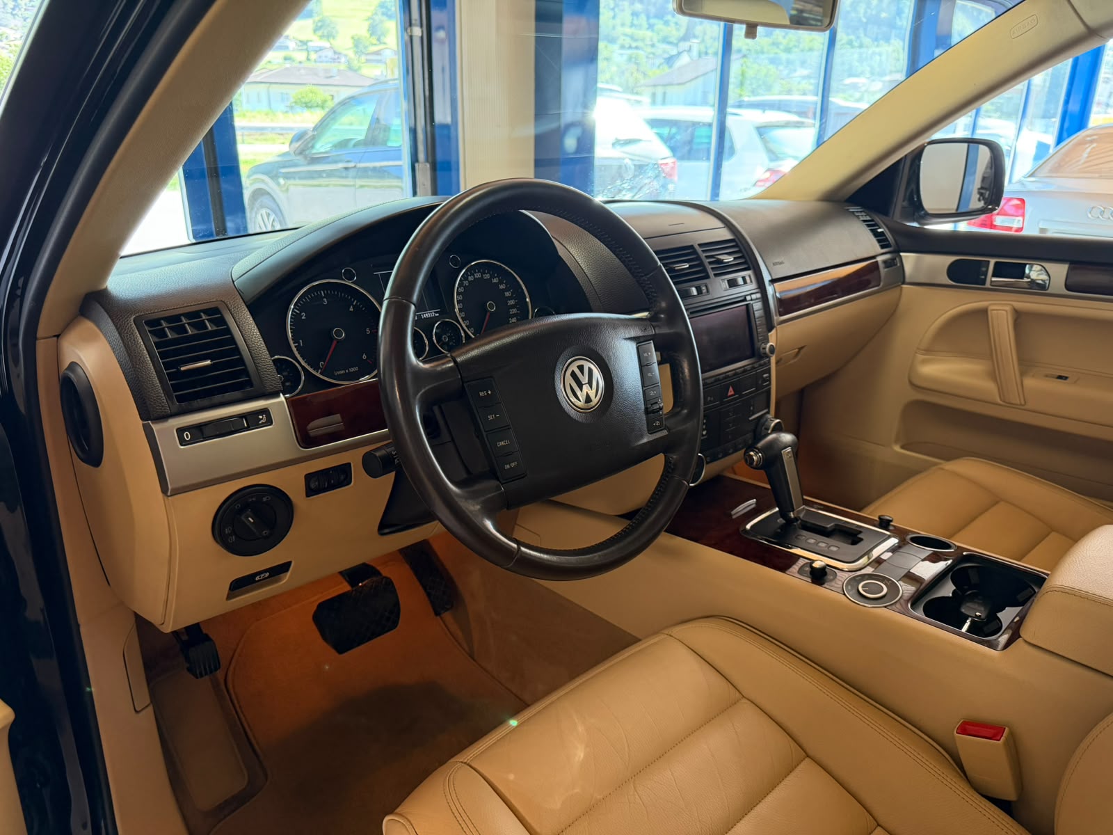 VW Touareg 3.0 TDI-image-14