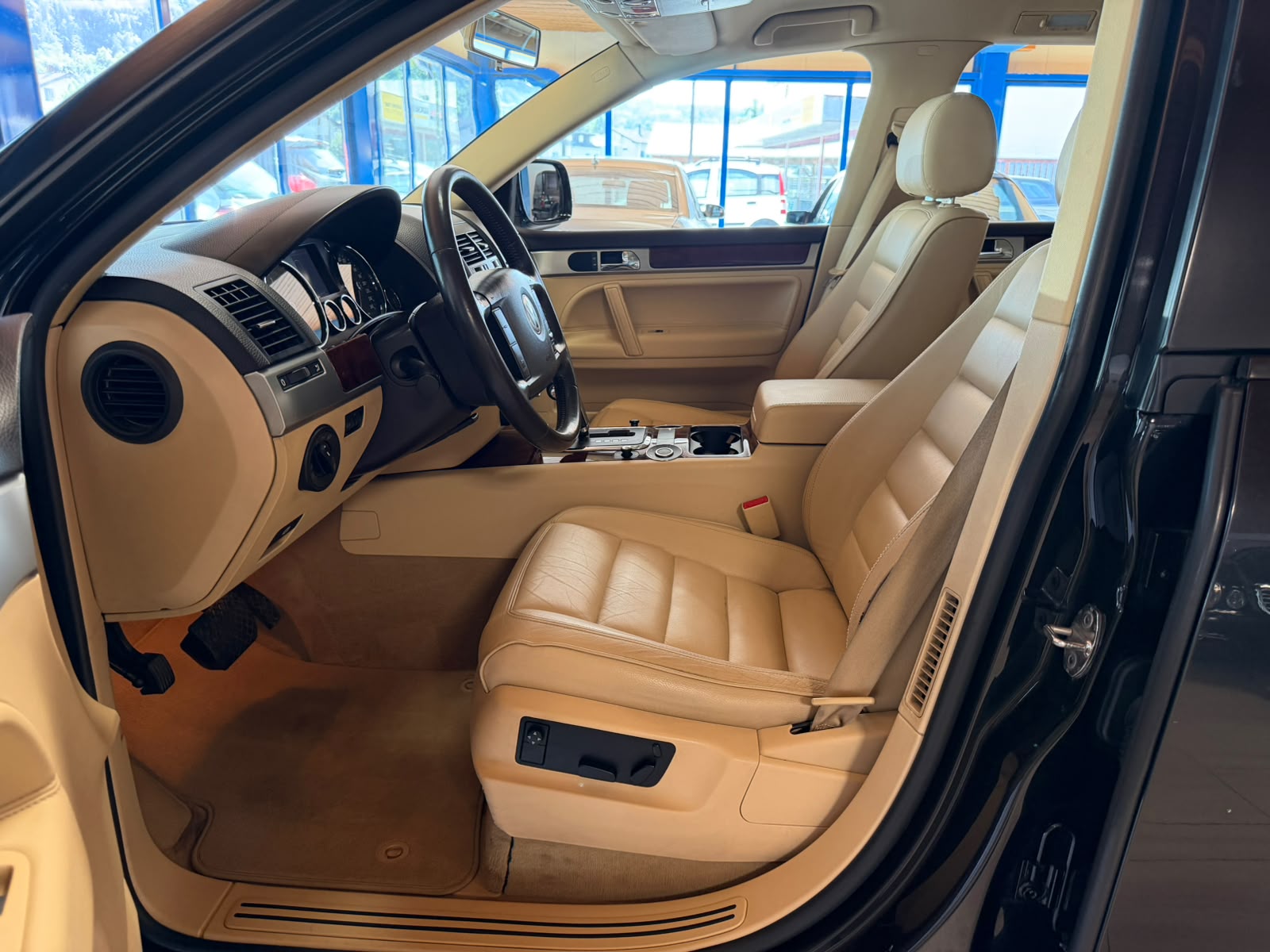 VW Touareg 3.0 TDI-image-12