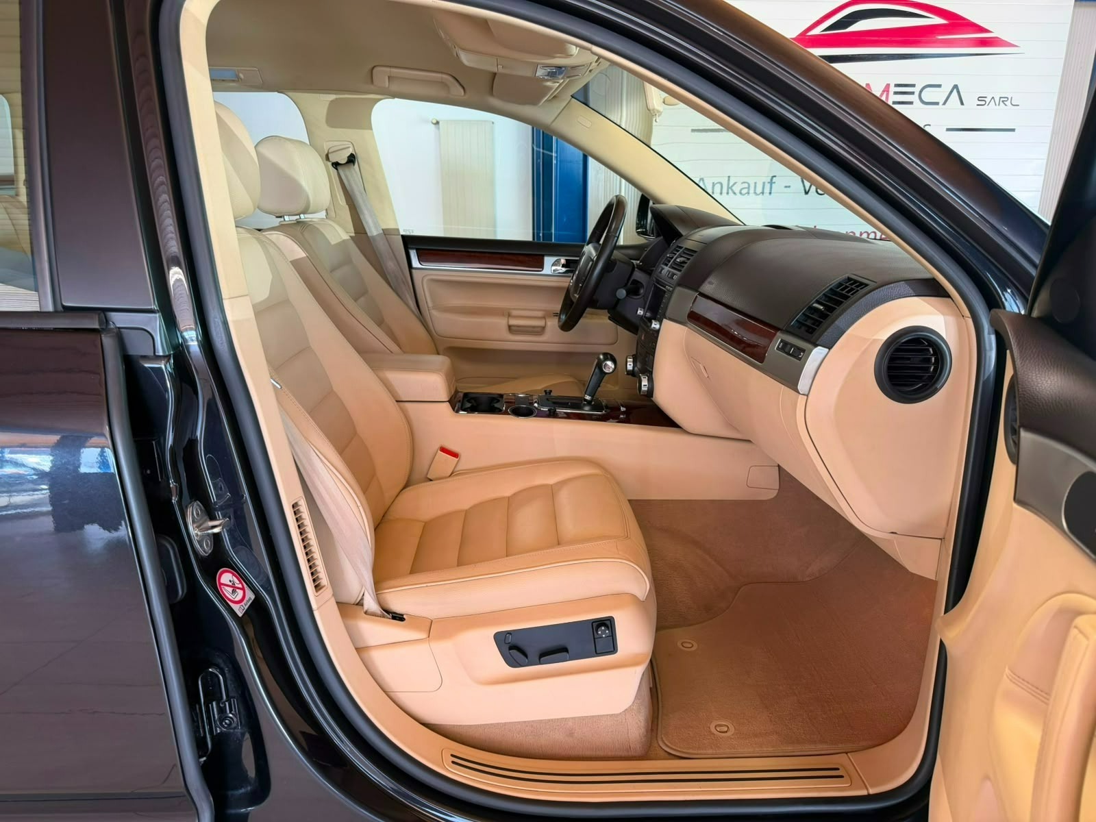 VW Touareg 3.0 TDI-image-16