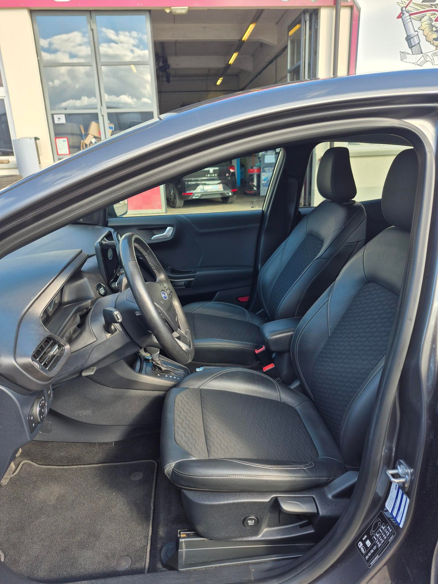 FORD Puma 1.0 SCTi Titanium X Automat-image-11