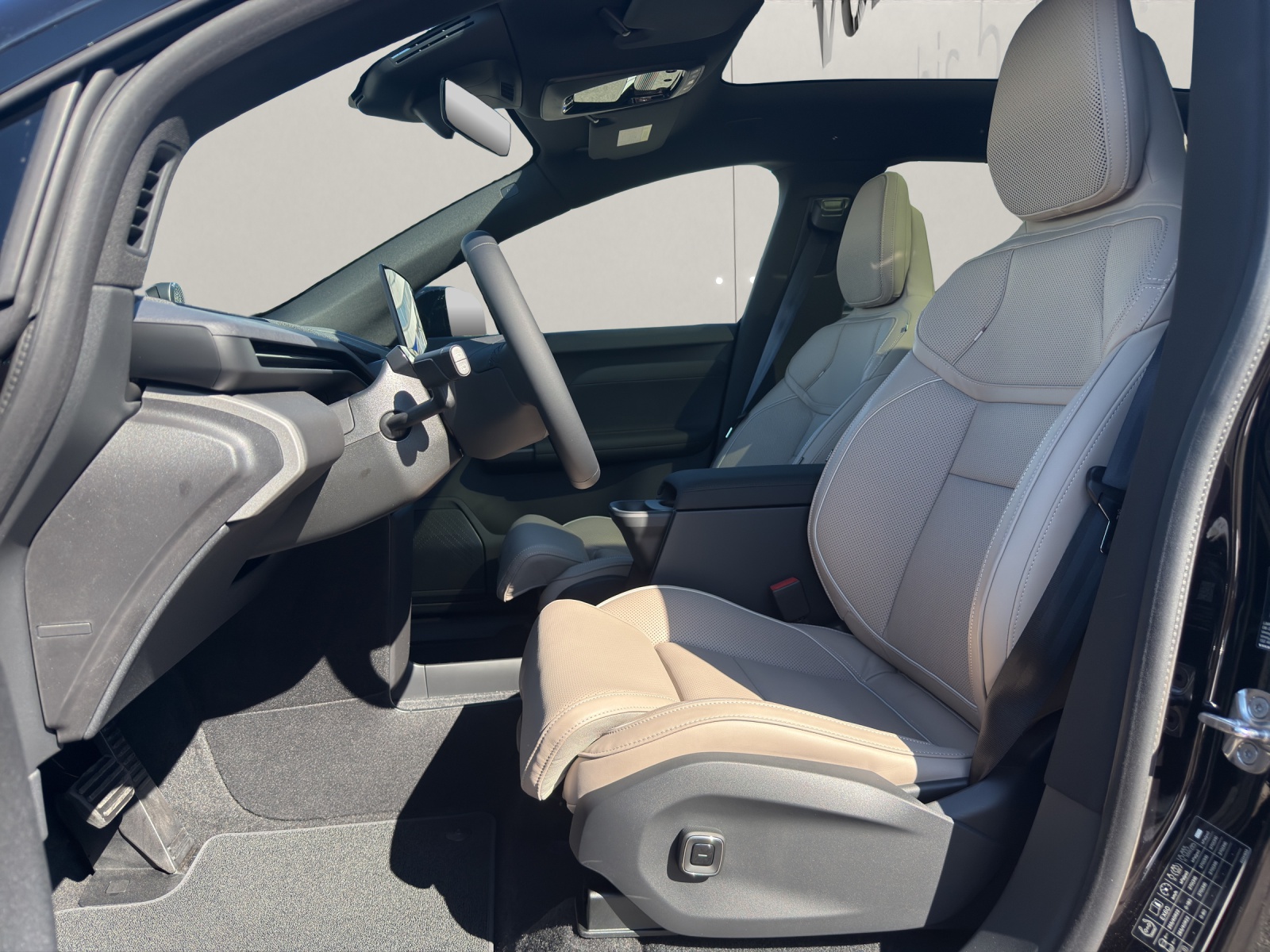 VOLVO EX60 Twin Ultra AWD .-image-8