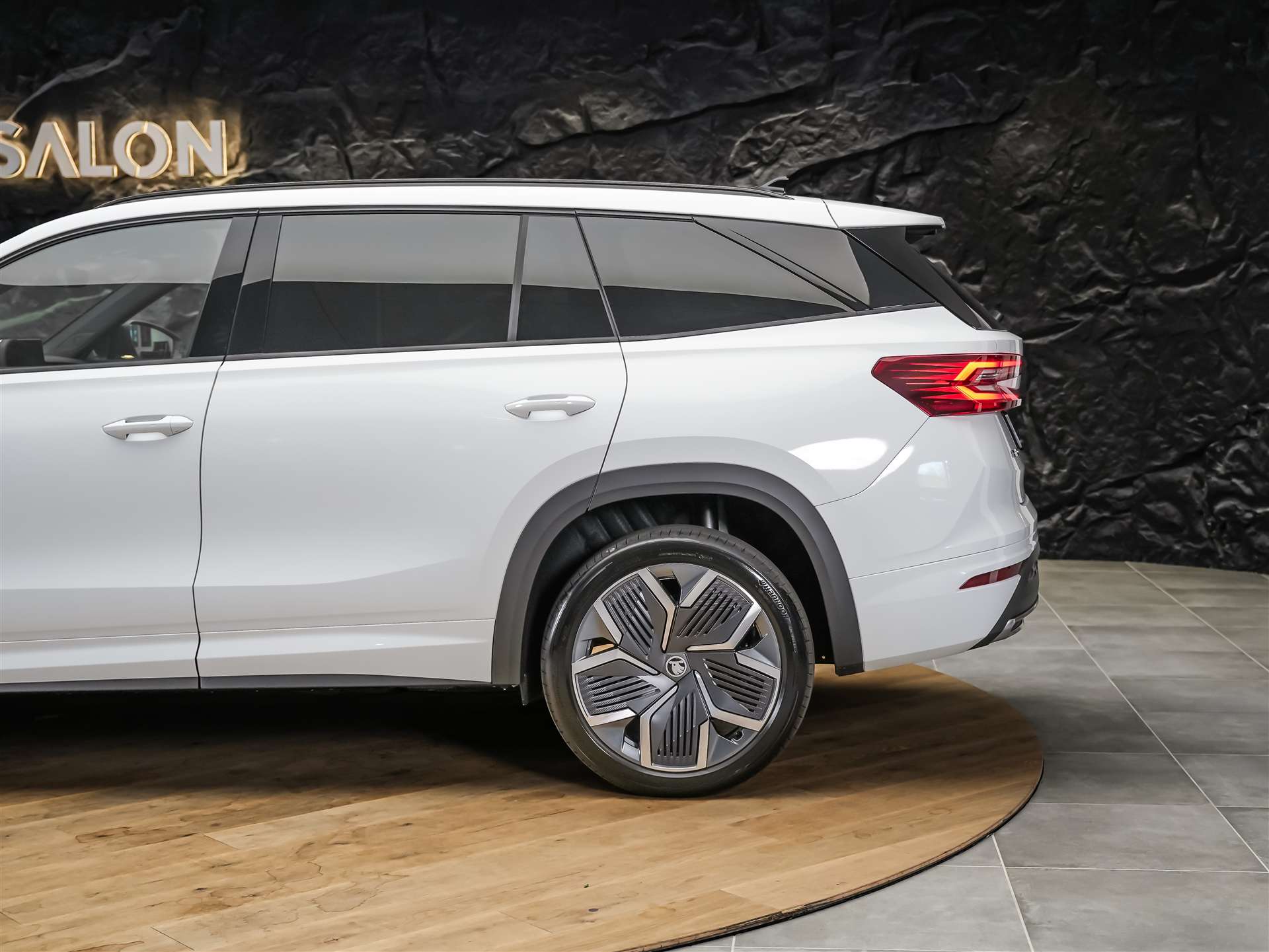 SKODA Kodiaq 2.0 TDI Sportline 4x4 *Matrix LED*Anhängerkupplung*-image-17