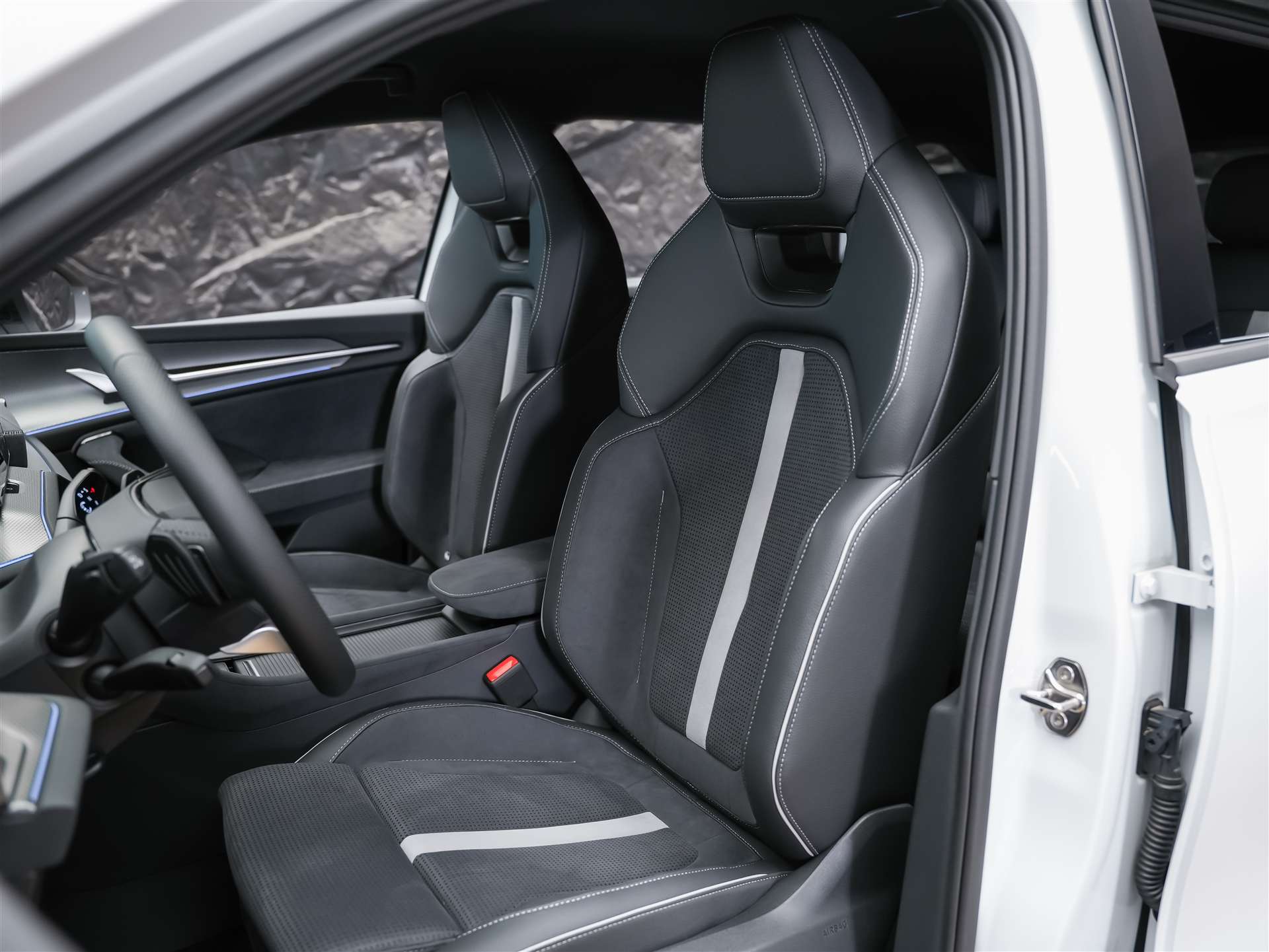 SKODA Kodiaq 2.0 TDI Sportline 4x4 *Matrix LED*Anhängerkupplung*-image-8