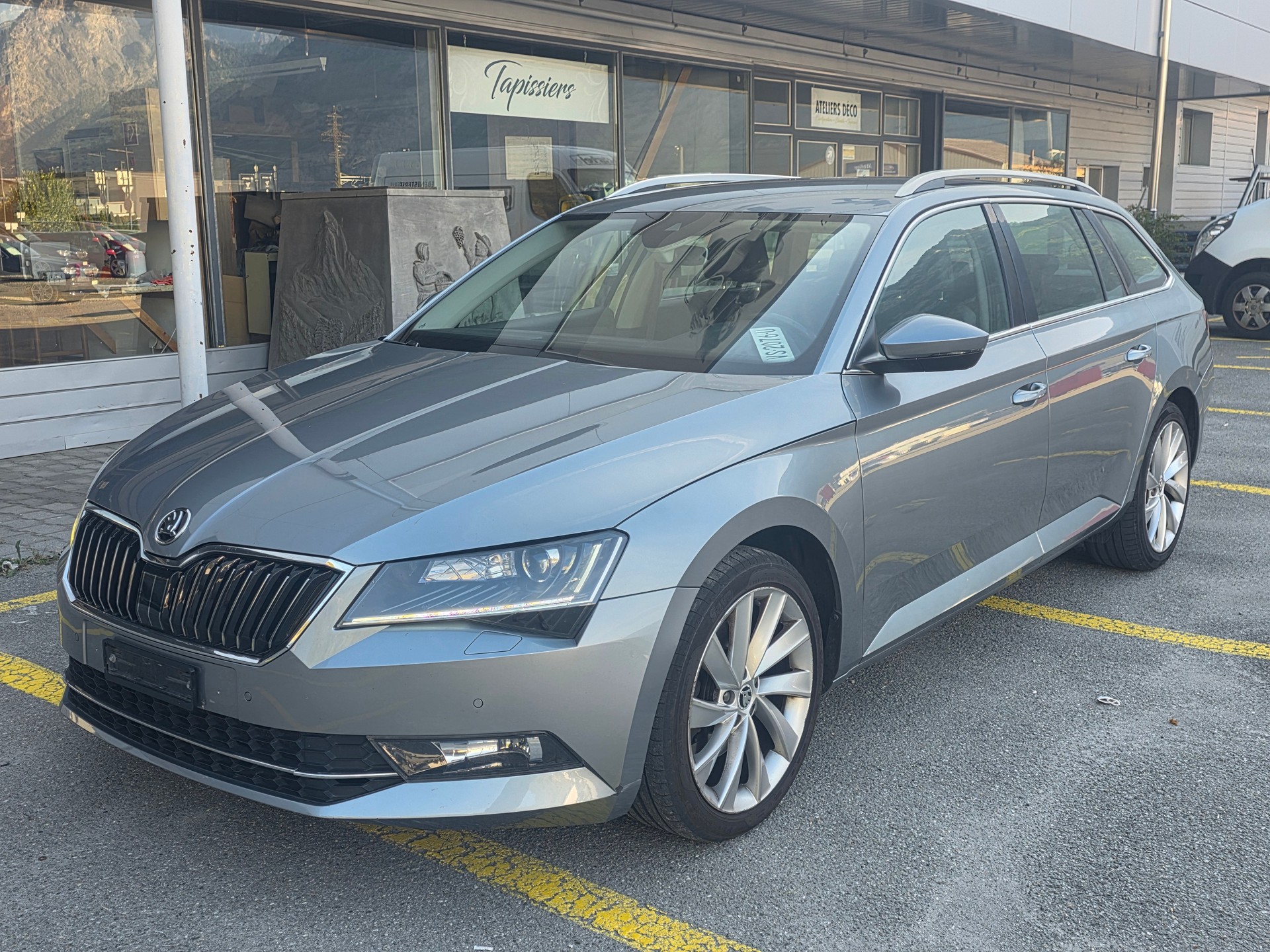 SKODA Superb Combi 2.0 TDi Style 4x4 DSG-image-0