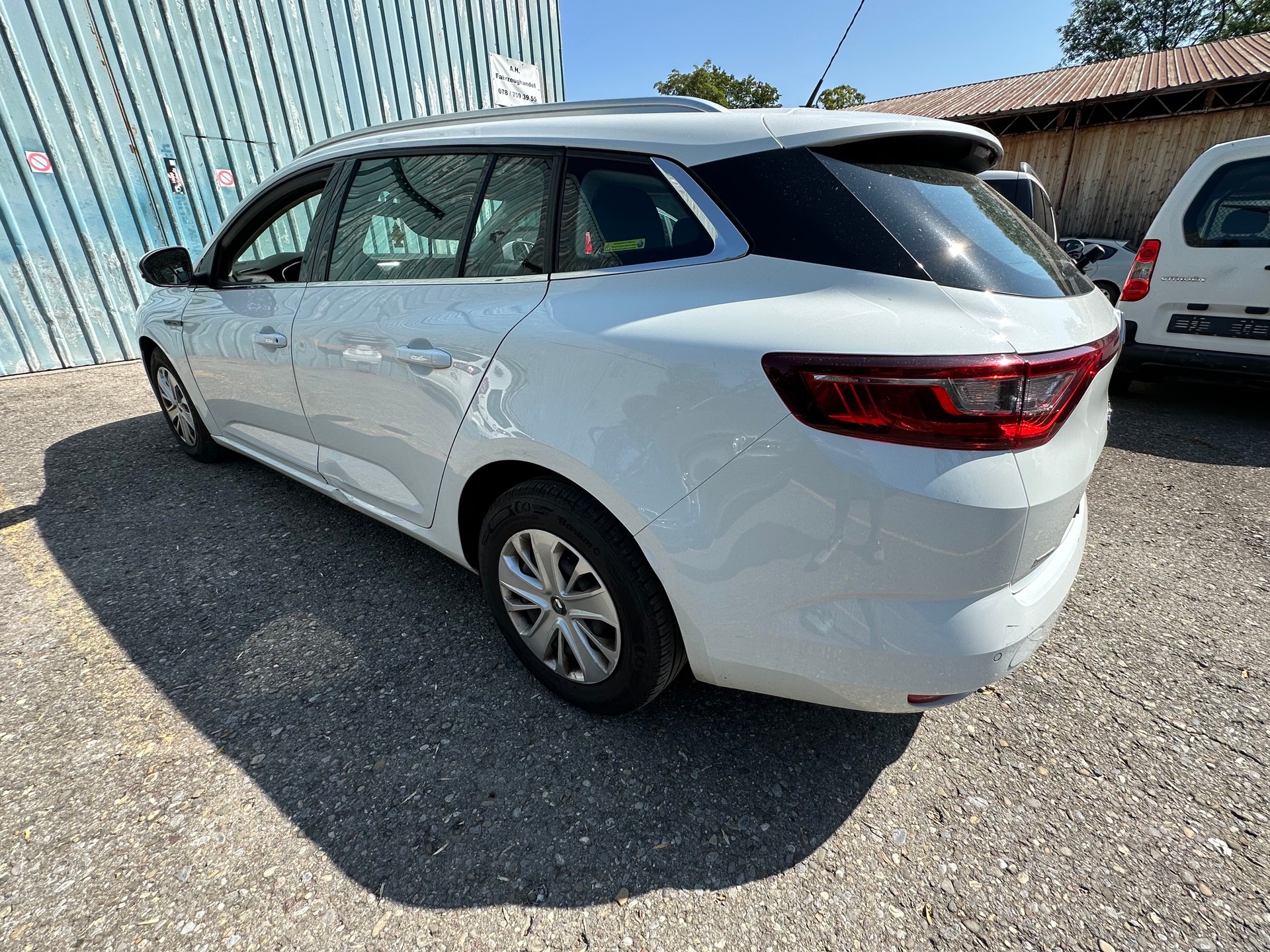 RENAULT Mégane Grandtour 1.5 dCi Business Line EDC-image-3
