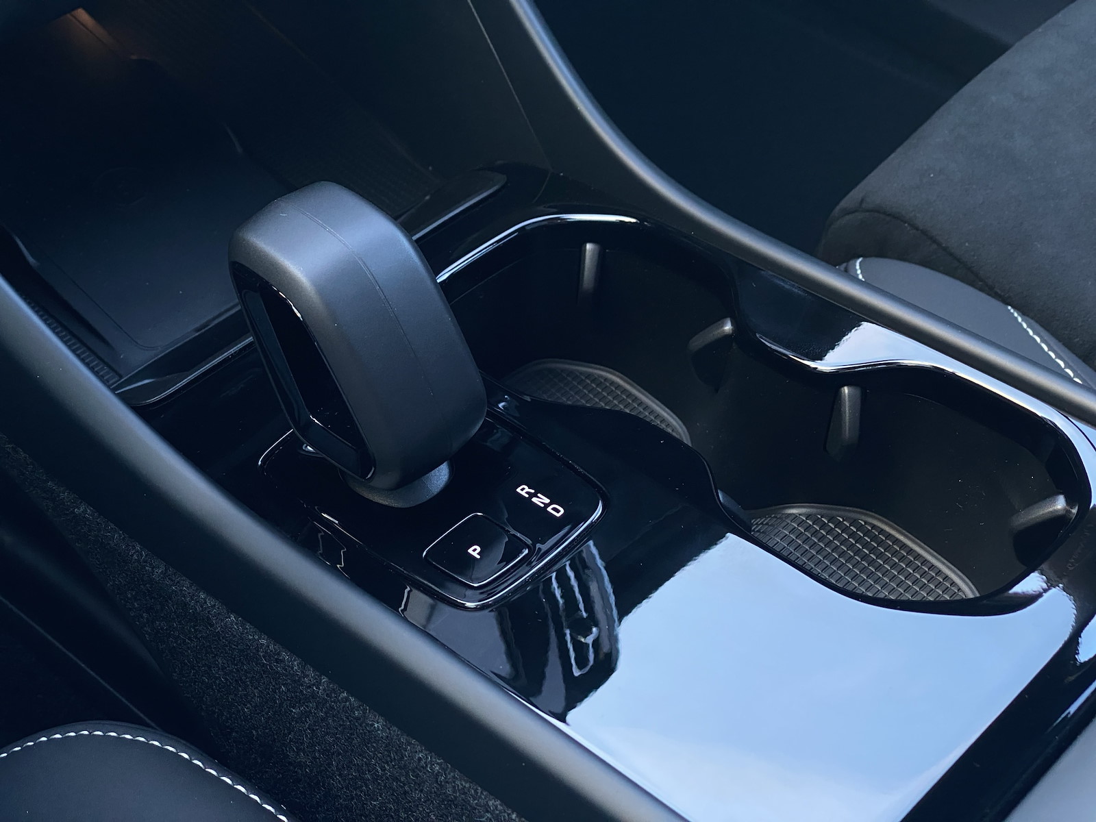 VOLVO EX40 Twin Black Edition AWD-image-15