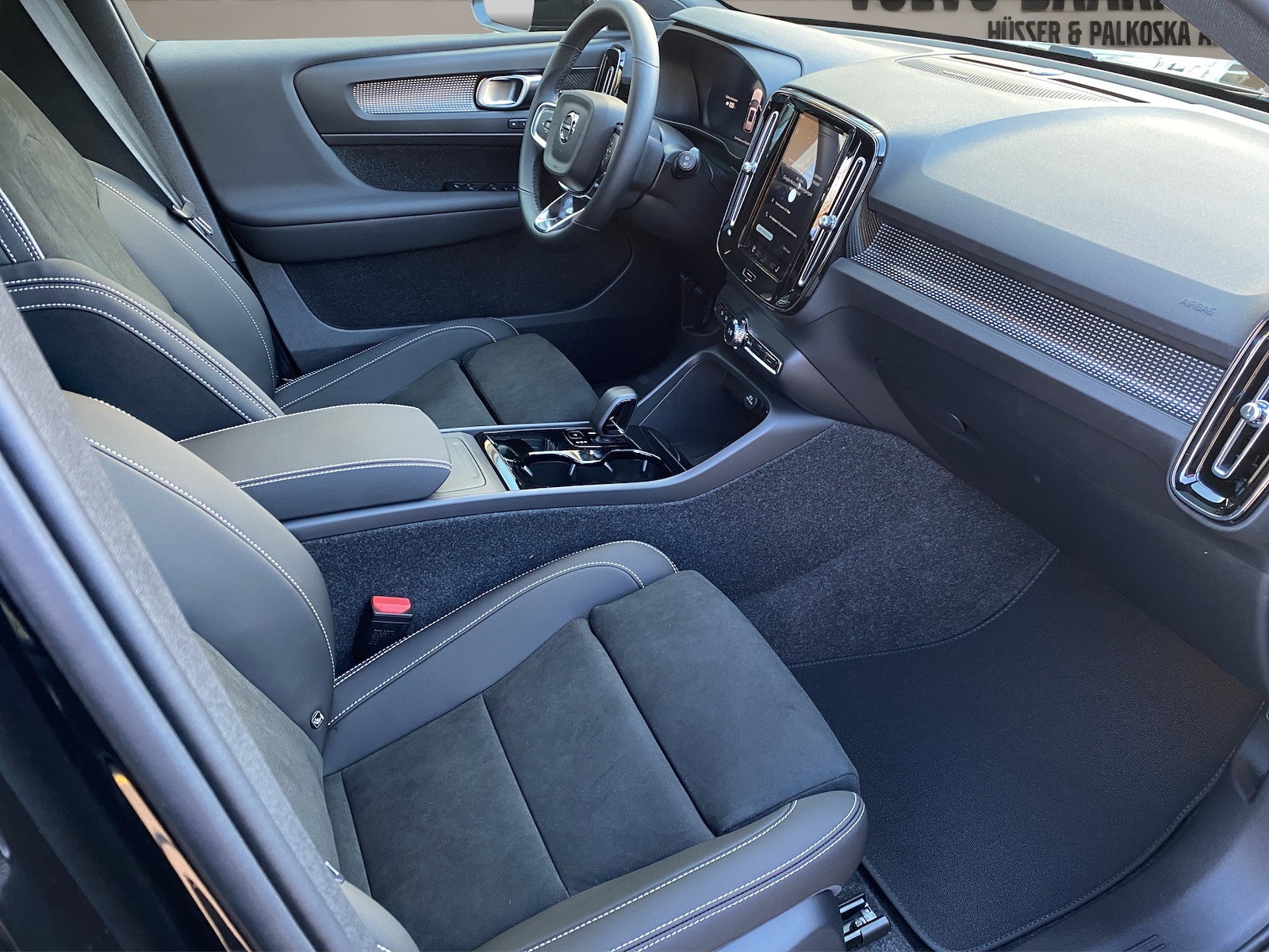 VOLVO EX40 Twin Black Edition AWD-image-10