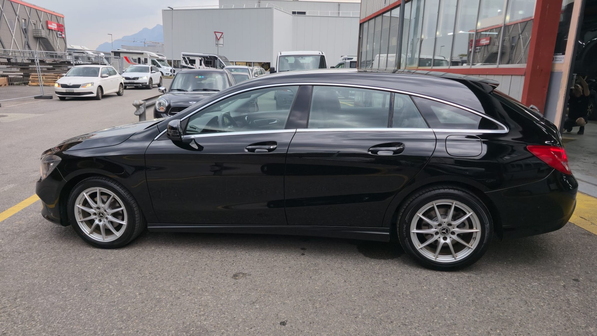 MERCEDES-BENZ CLA Shooting Brake 180 d 7G-DCT-image-5