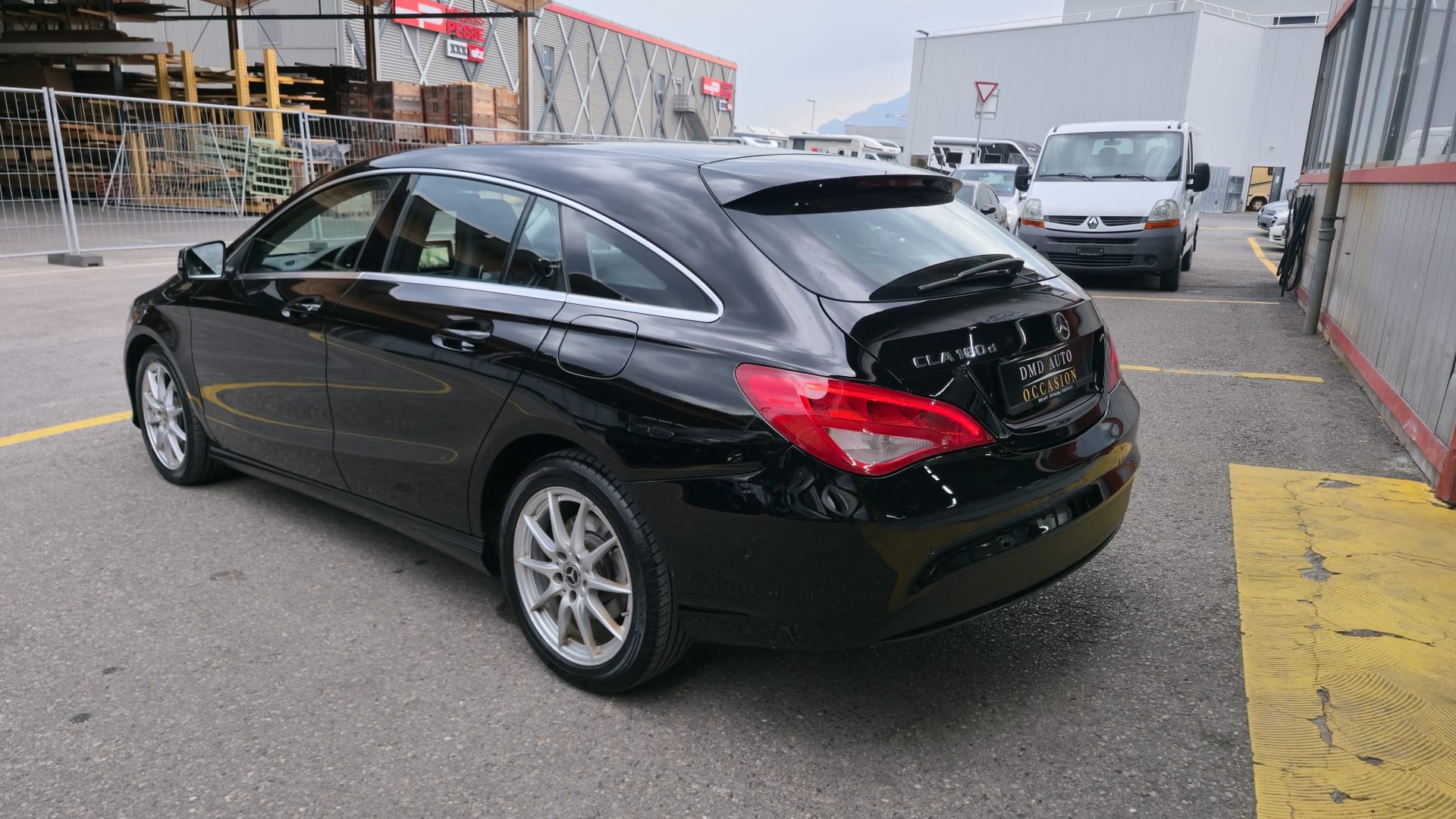 MERCEDES-BENZ CLA Shooting Brake 180 d 7G-DCT-image-7