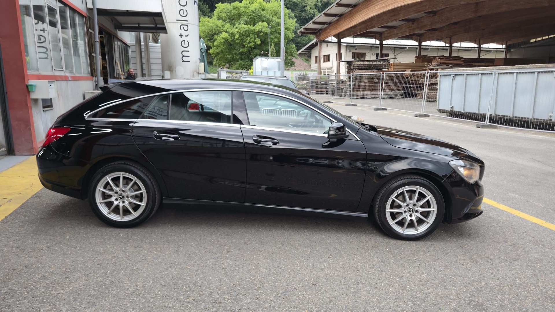 MERCEDES-BENZ CLA Shooting Brake 180 d 7G-DCT-image-4
