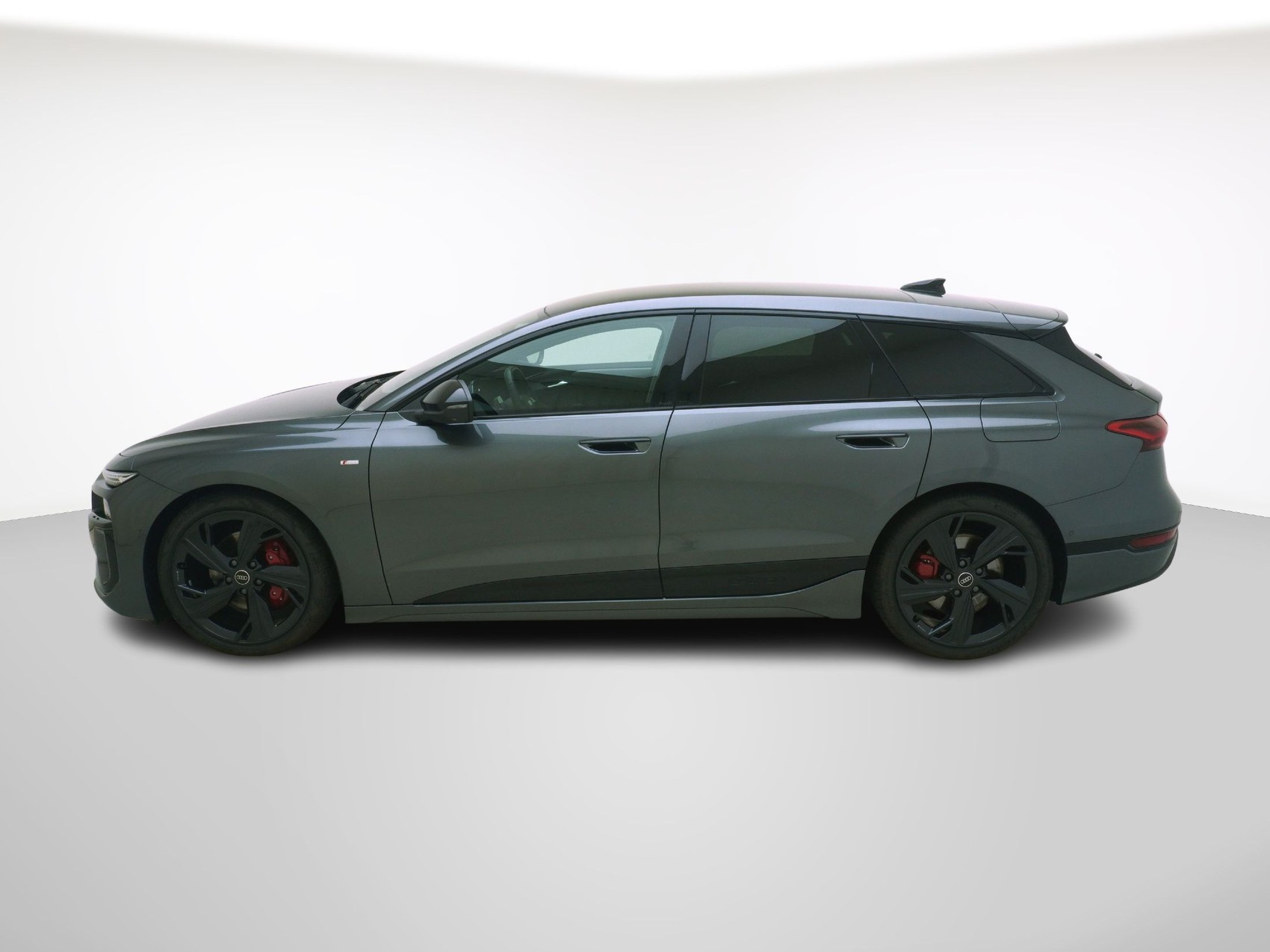 AUDI A6 e-tron Avant quattro S line-showroom-element-1
