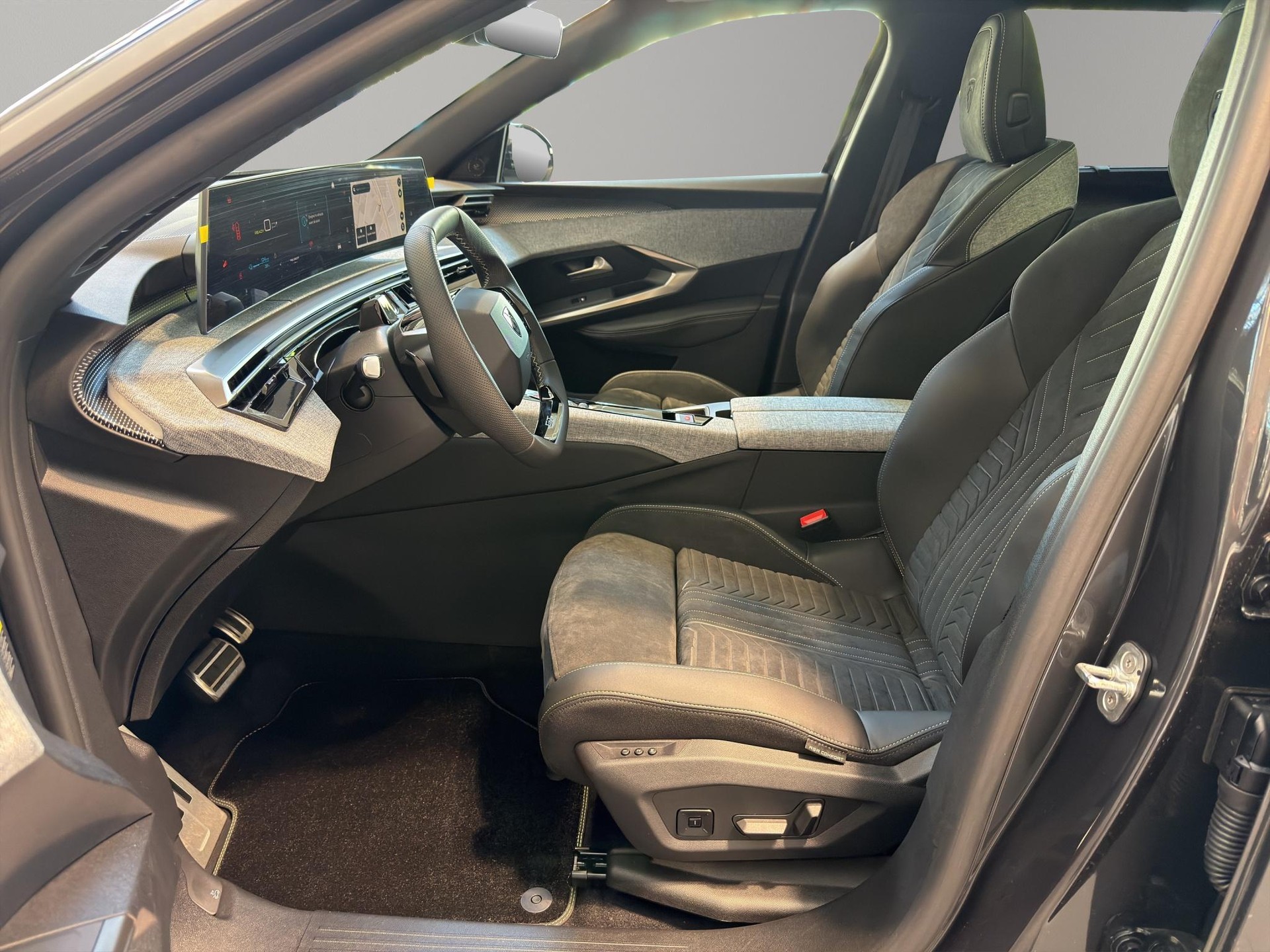 PEUGEOT 5008 e-GT Exclusive-image-1