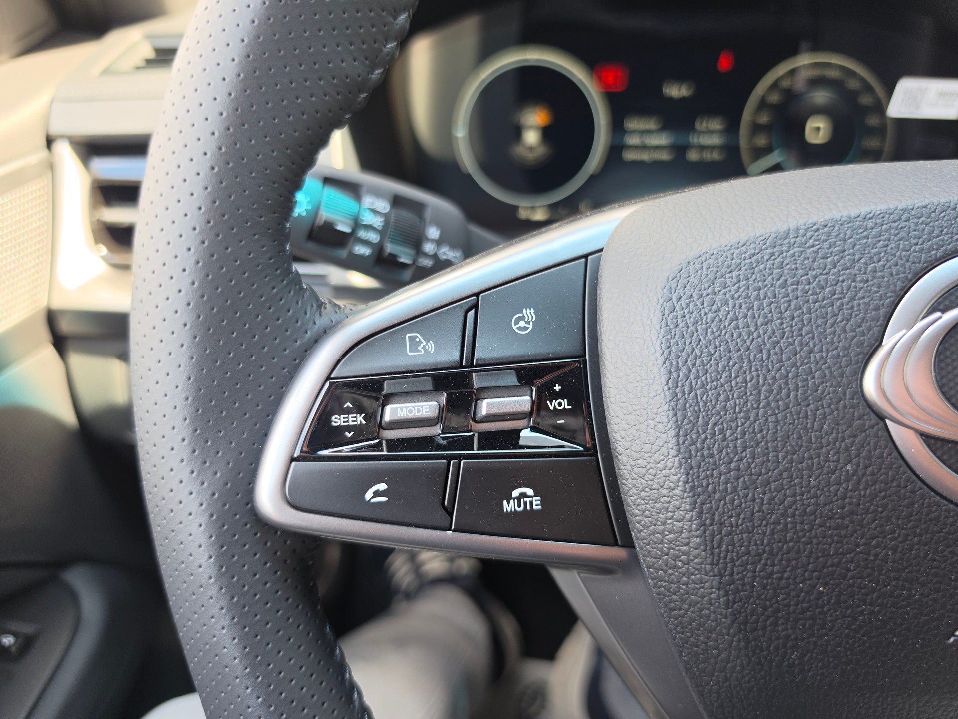KGM-SsangYong Musso 2.2 Platinum 4WD A-image-6