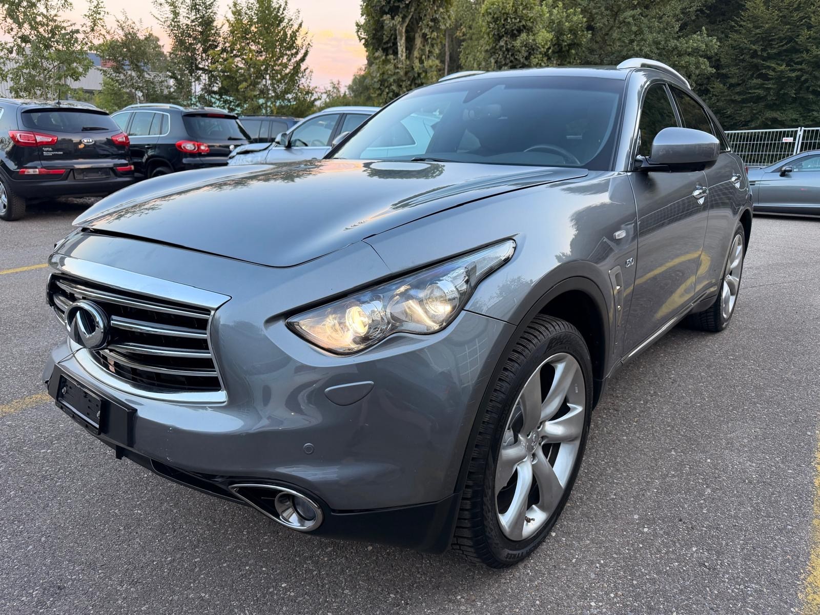 INFINITI QX70 5.0 S Premium AWD Automatic-image-1